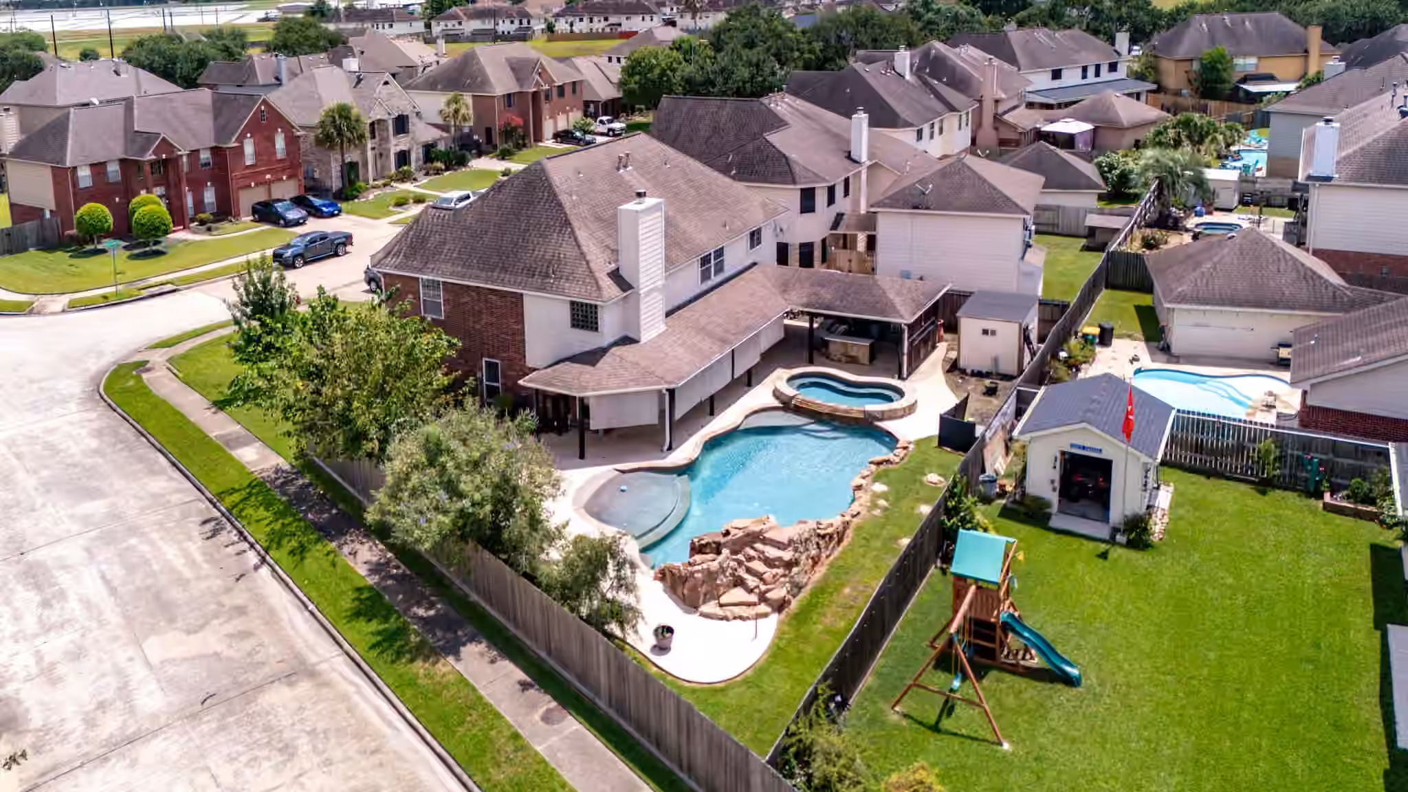 Photo 5 of 4302 Tree Line Drive, Pasadena, TX