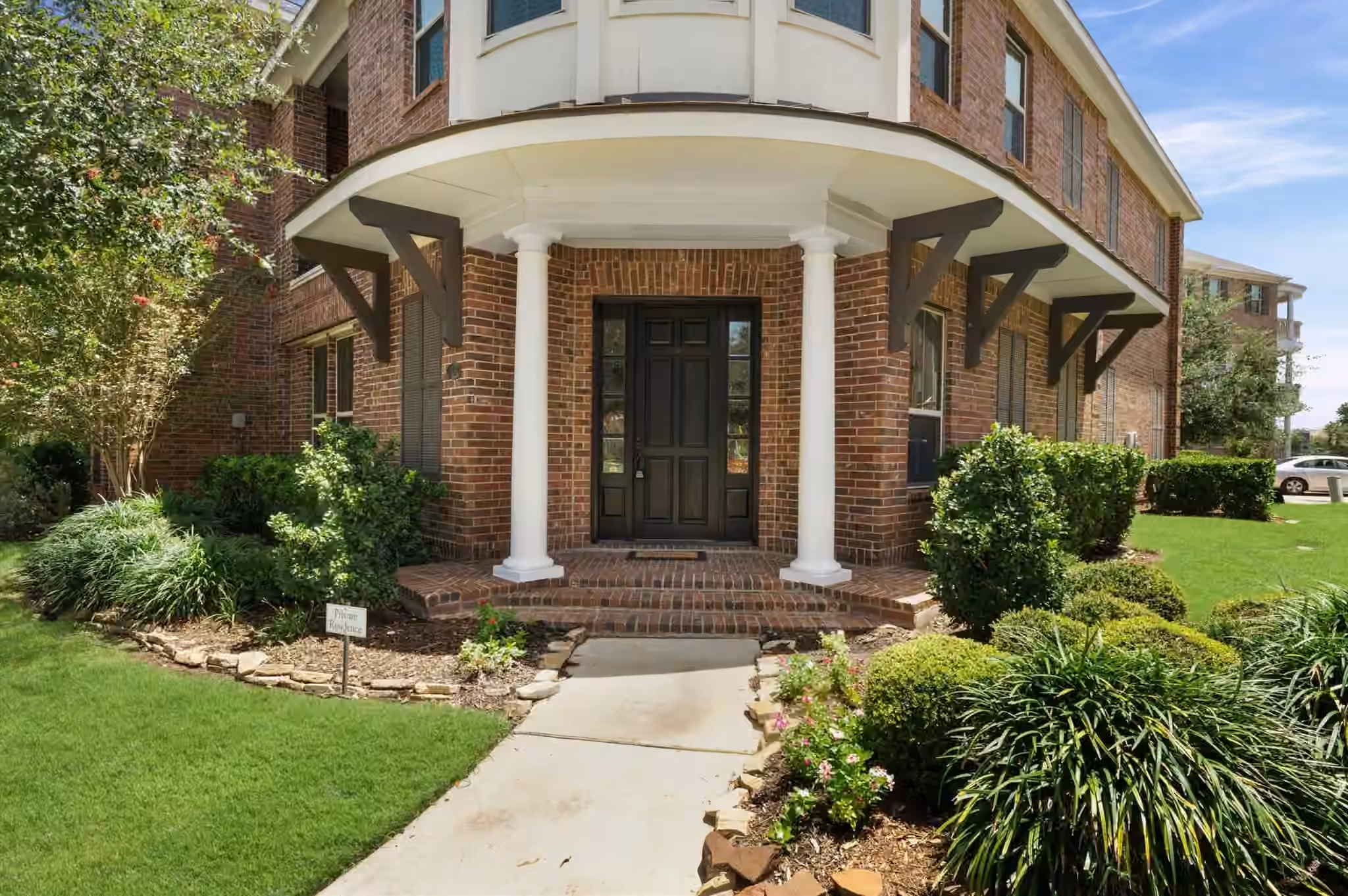 Photo 2 of 118 Stadium Drive, Sugar Land, TX