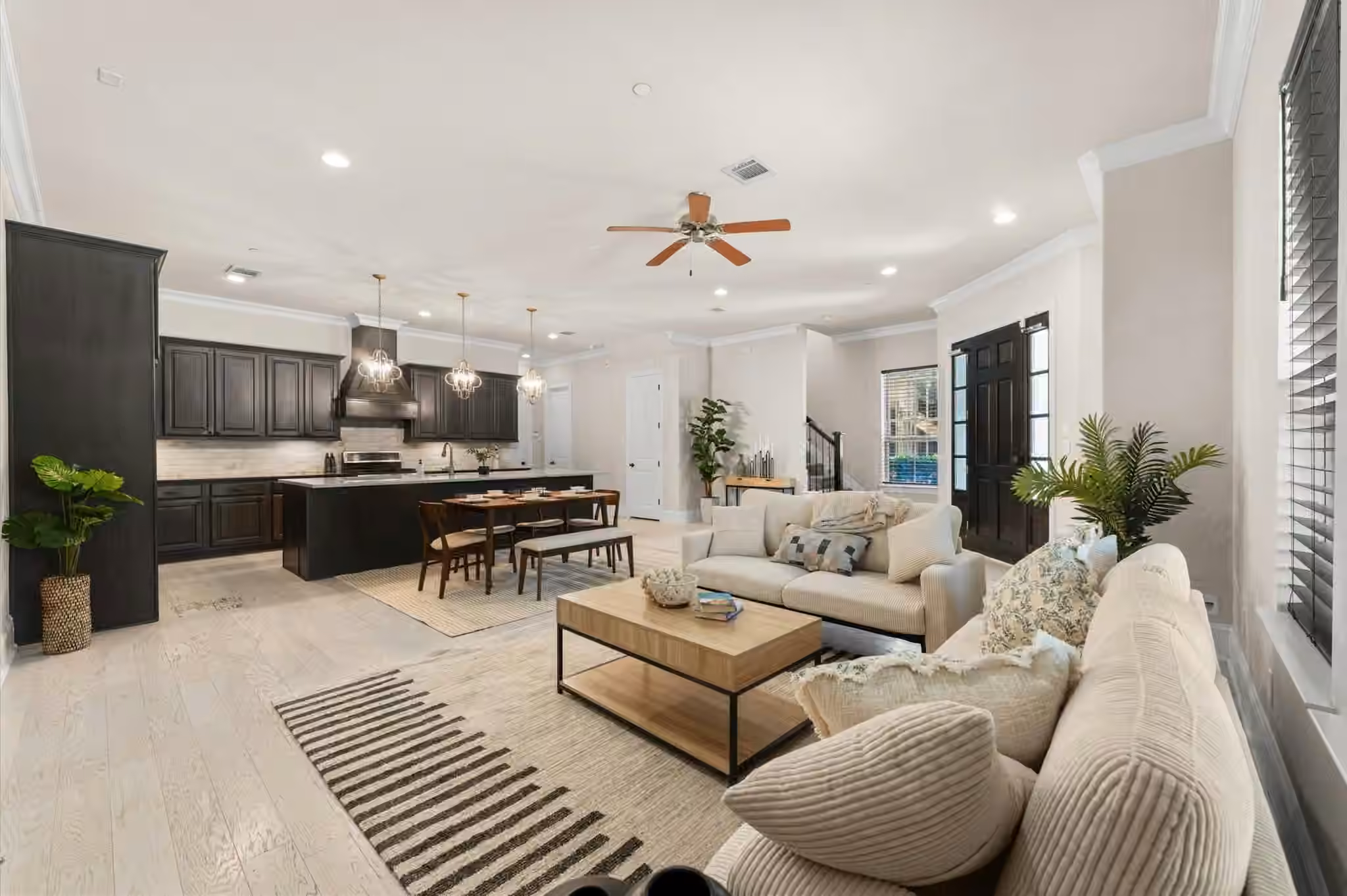 Photo 6 of 118 Stadium Drive, Sugar Land, TX