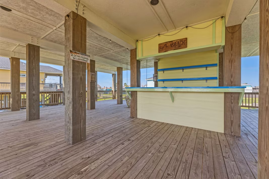 Photo 5 of 920 Palmview, Crystal Beach, TX