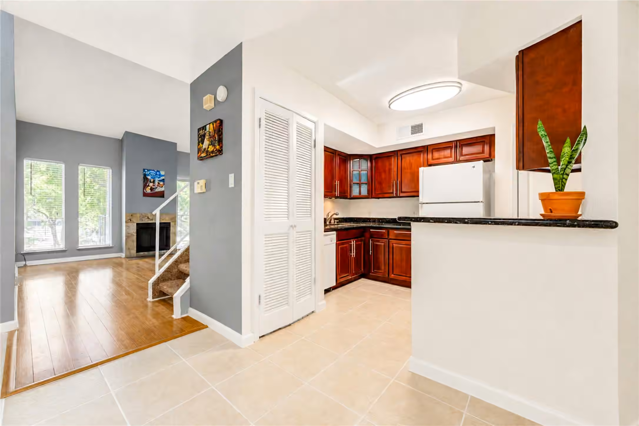 Photo 3 of 10811 Richmond Avenue 22, Houston, TX
