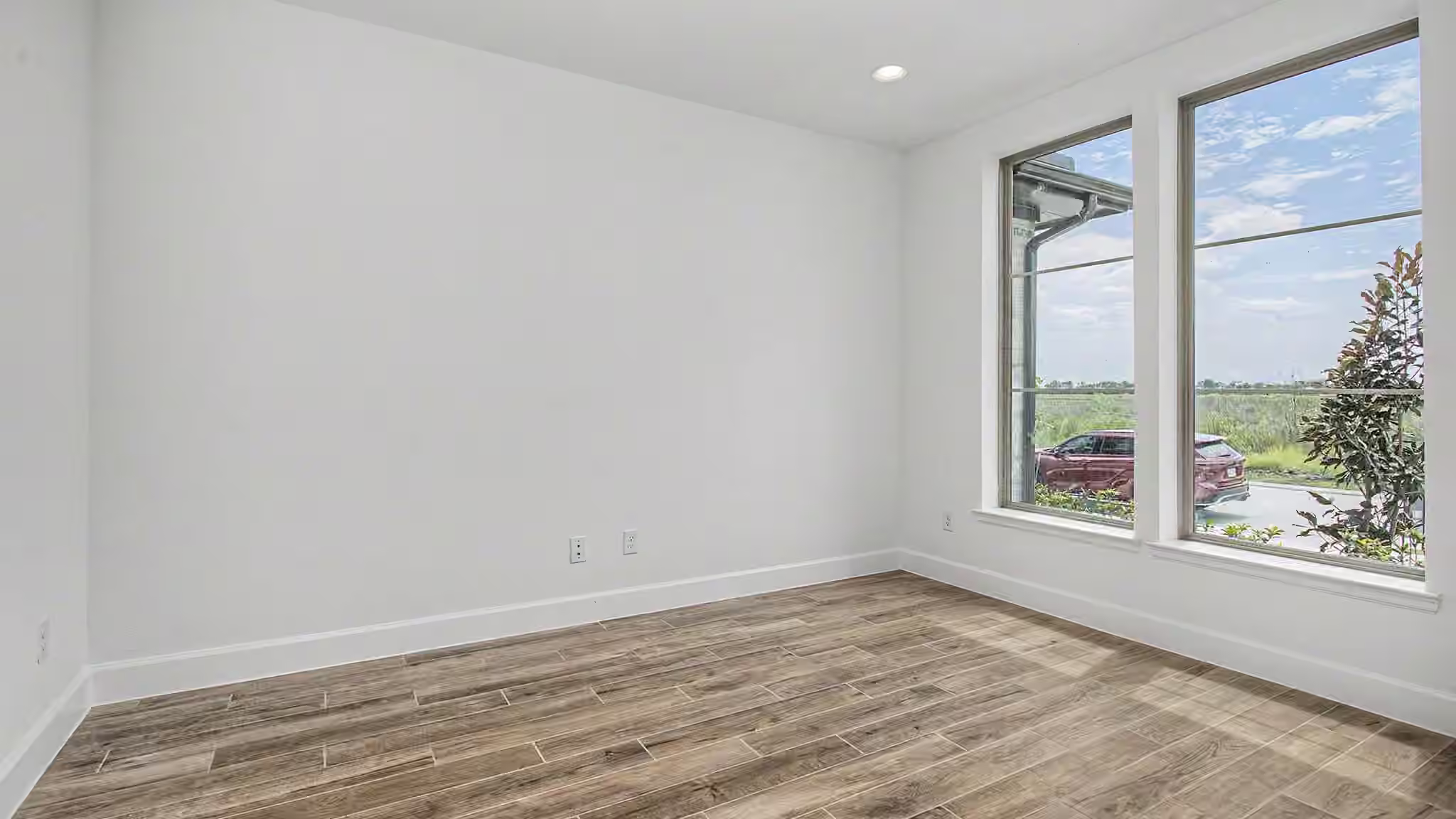 Photo 3 of 4930 Sunrise Avenue, Richmond, TX