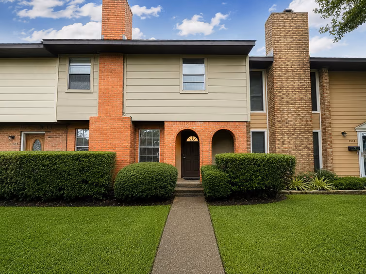 Photo of 1528 Silverpines Road 528, Houston, TX 77062