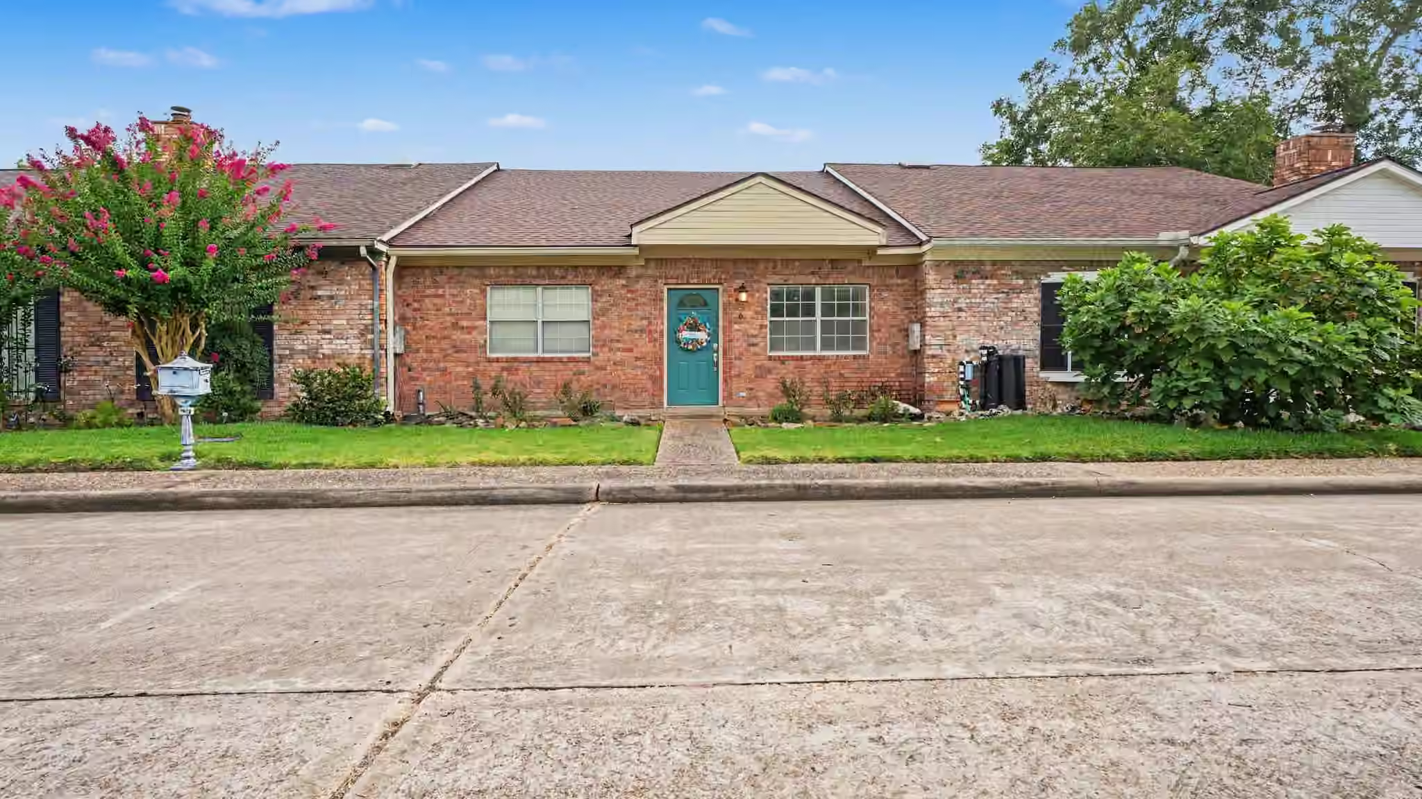 Photo 2 of 1310 E James Street 6, Baytown, TX