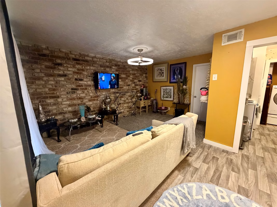 Photo 7 of 5615 Bissonnet Street 214 A, Houston, TX