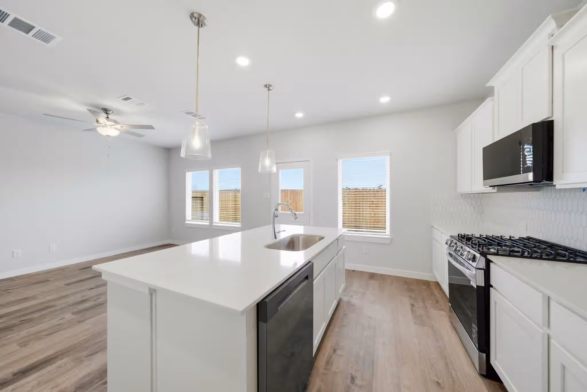 Photo 7 of 3325 Young Clover Way, Houston, TX