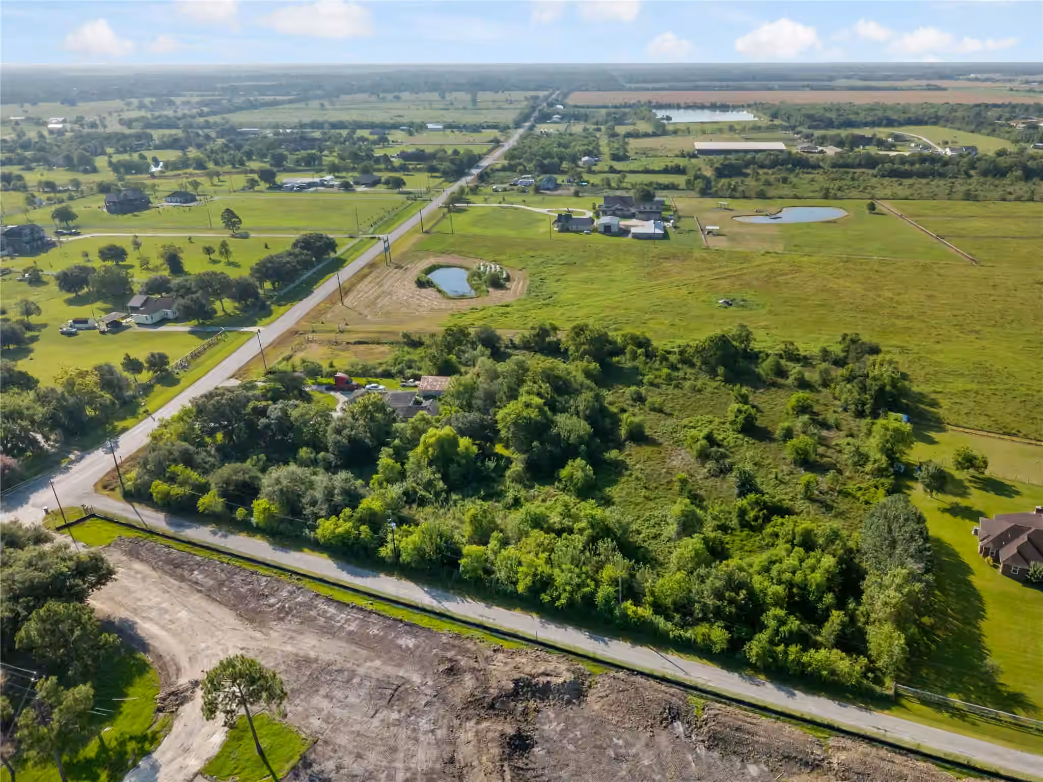 Photo 4 of 5152 Mustang Road, Alvin, TX