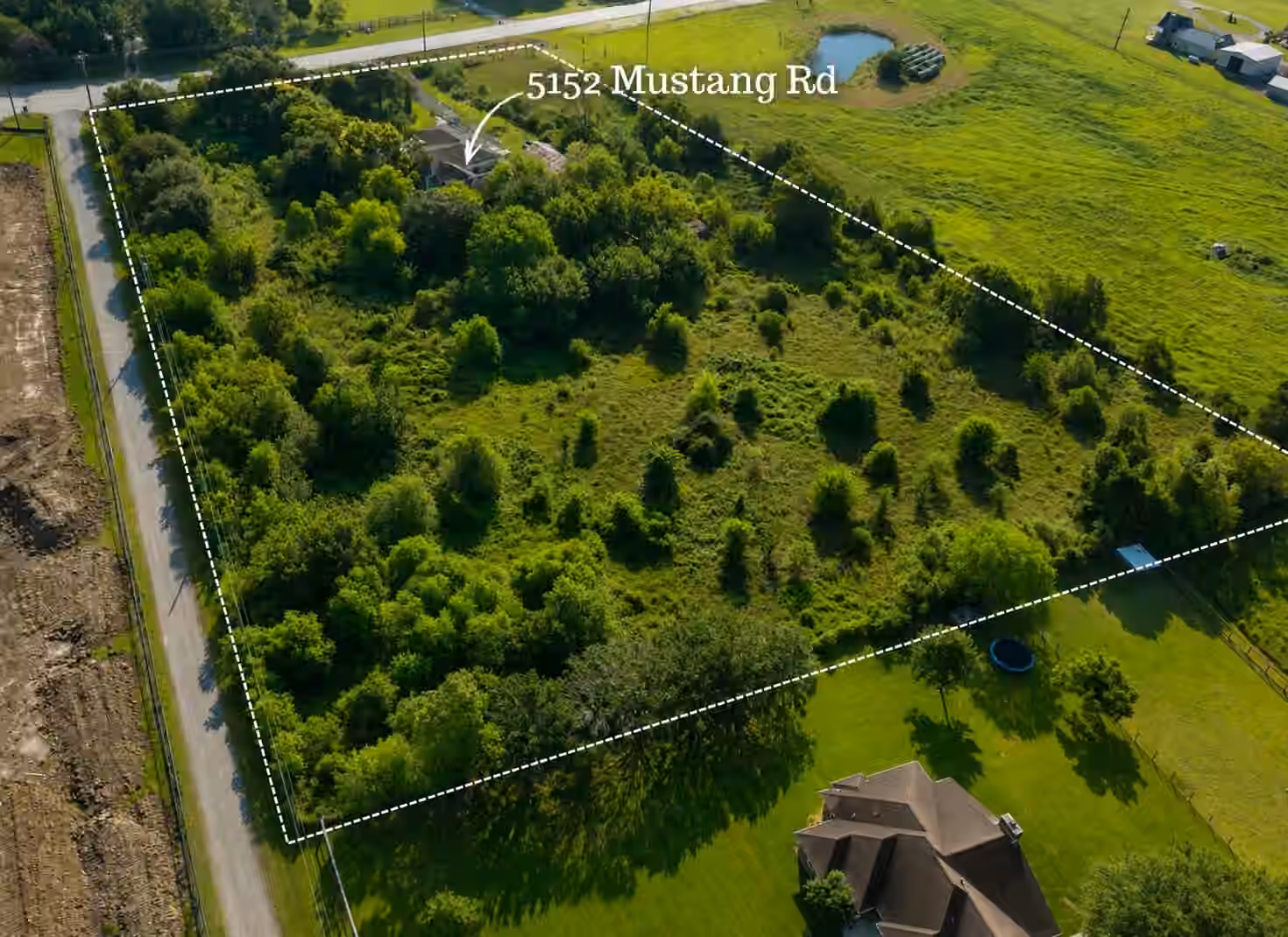 Photo 6 of 5152 Mustang Road, Alvin, TX
