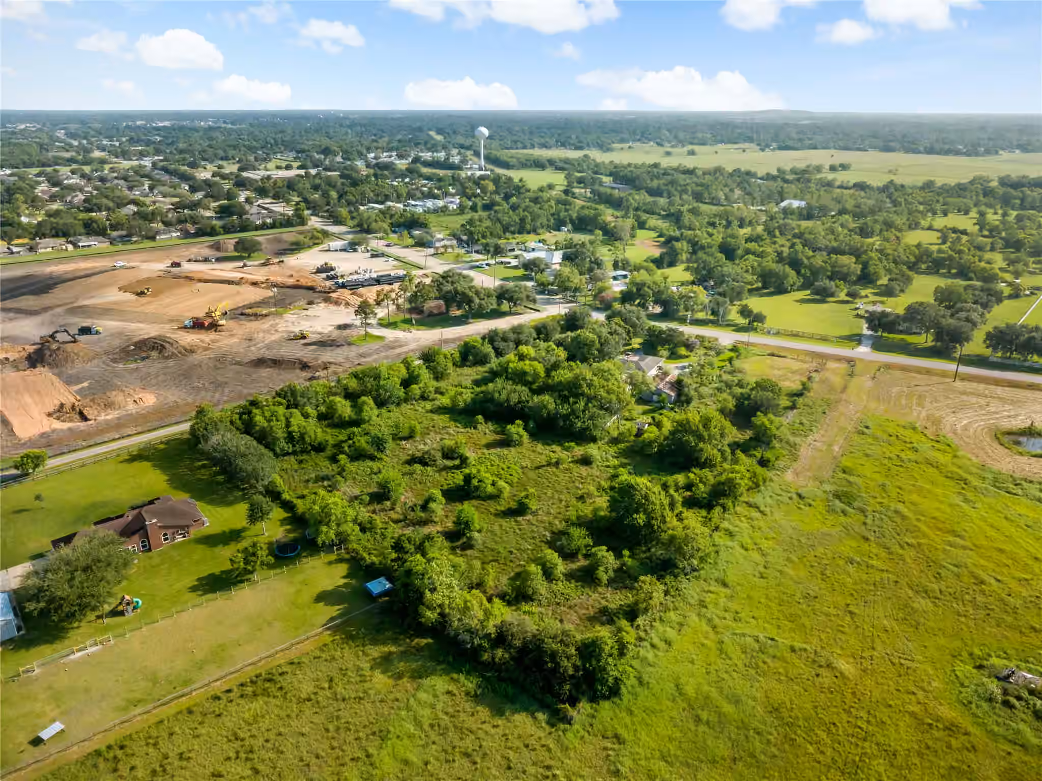 Photo 7 of 5152 Mustang Road, Alvin, TX