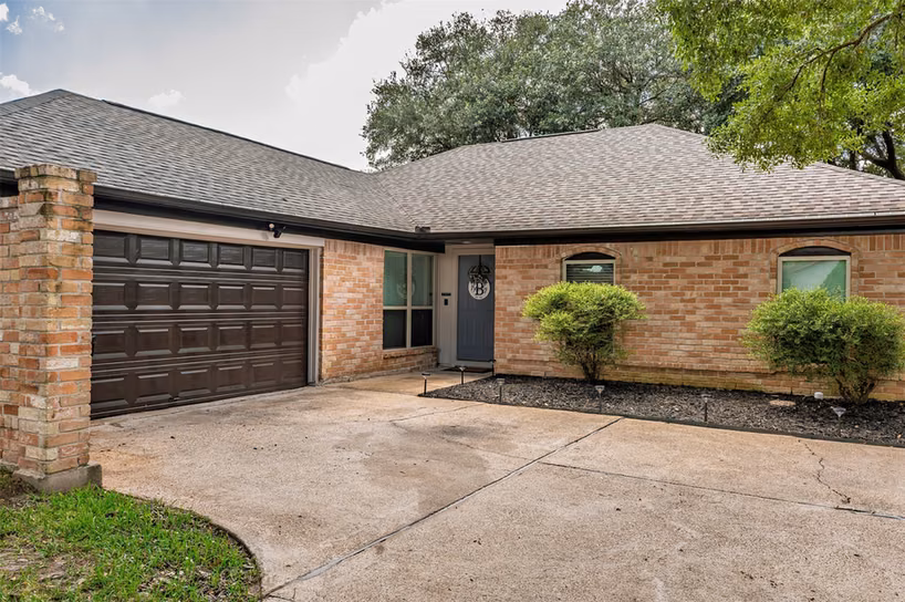 Photo 4 of 4415 Jura Drive, Houston, TX