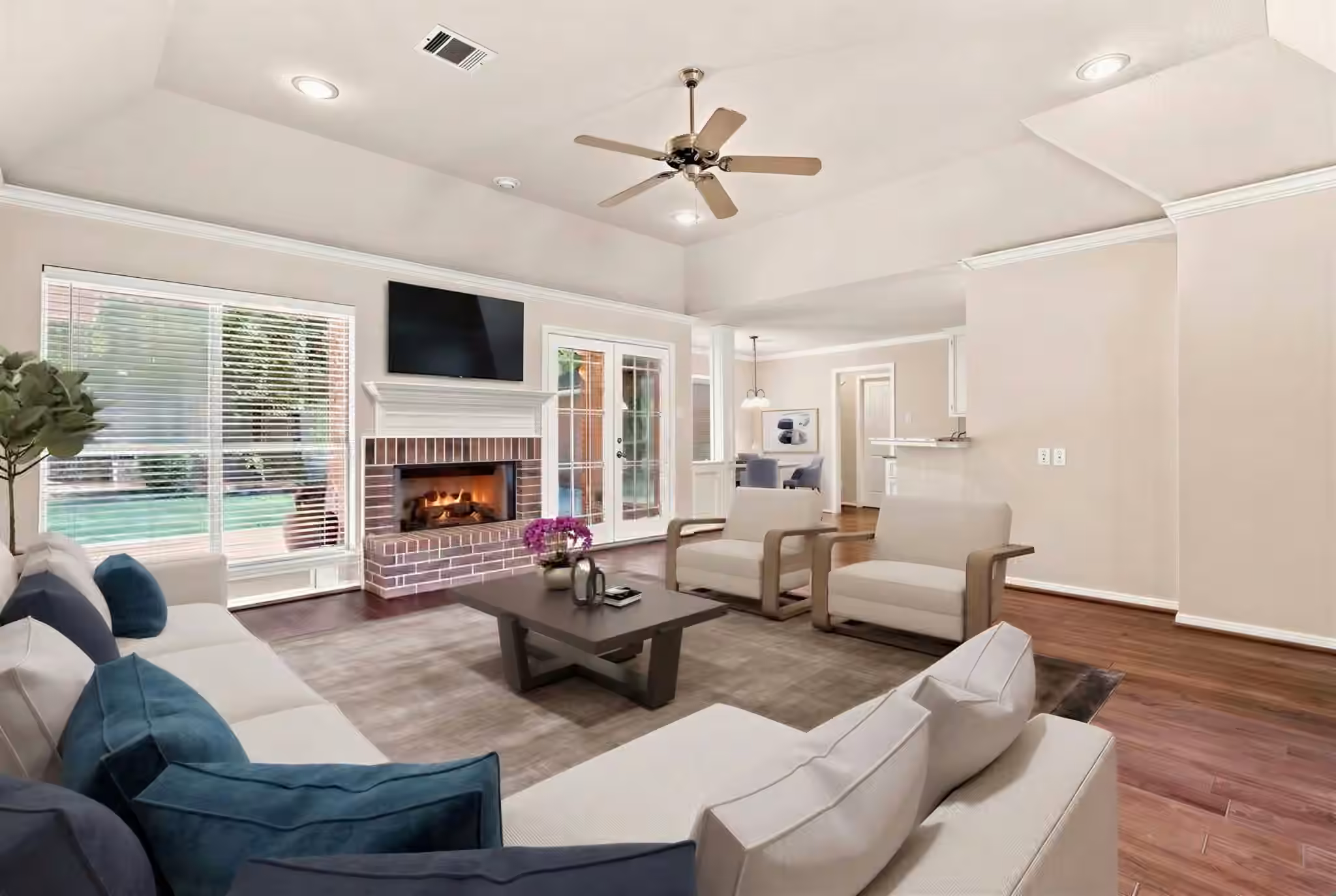 Photo of 101 Lakeside Drive, Conroe, TX 77356