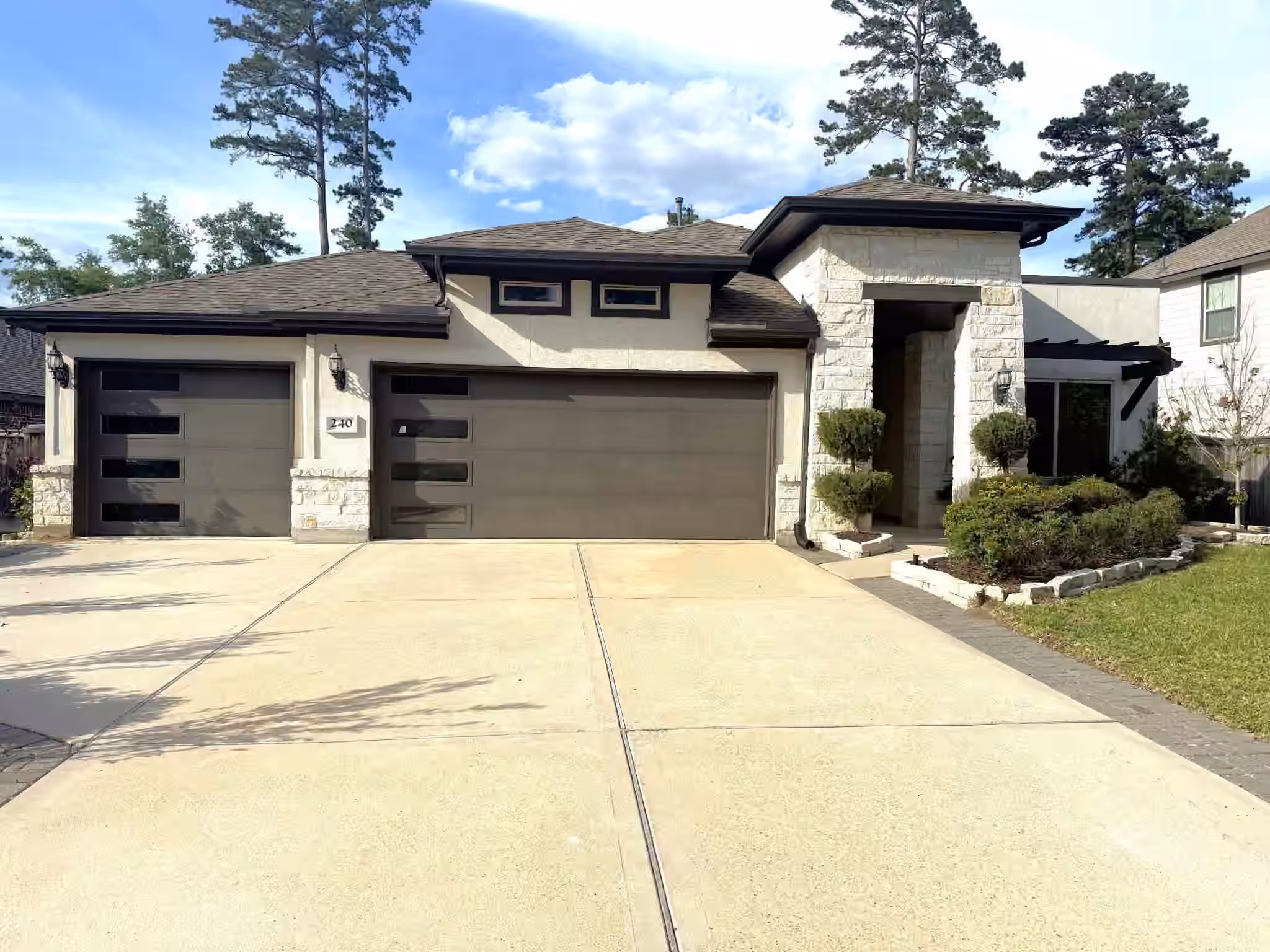 Photo of 240 Scarlet Maple Way, Conroe, TX 77318