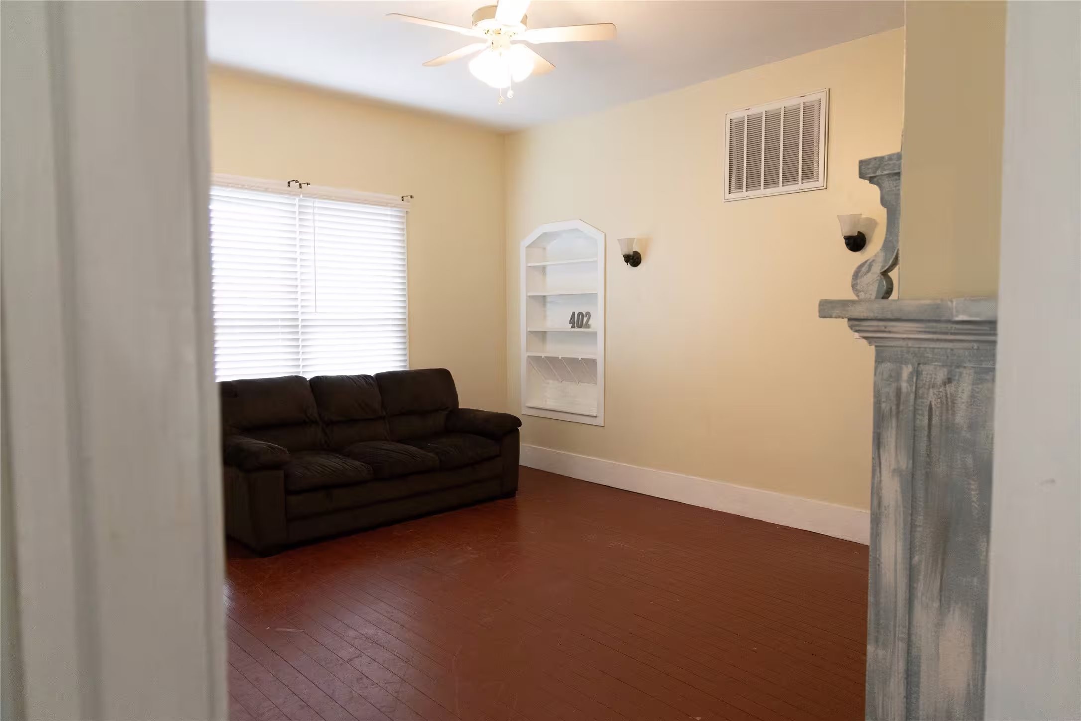 Photo 3 of 402 Alamo Street, El Campo, TX