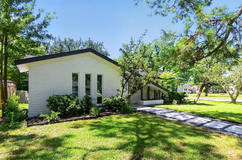 Photo 2 of 5675 Sylmar Road, Houston, TX
