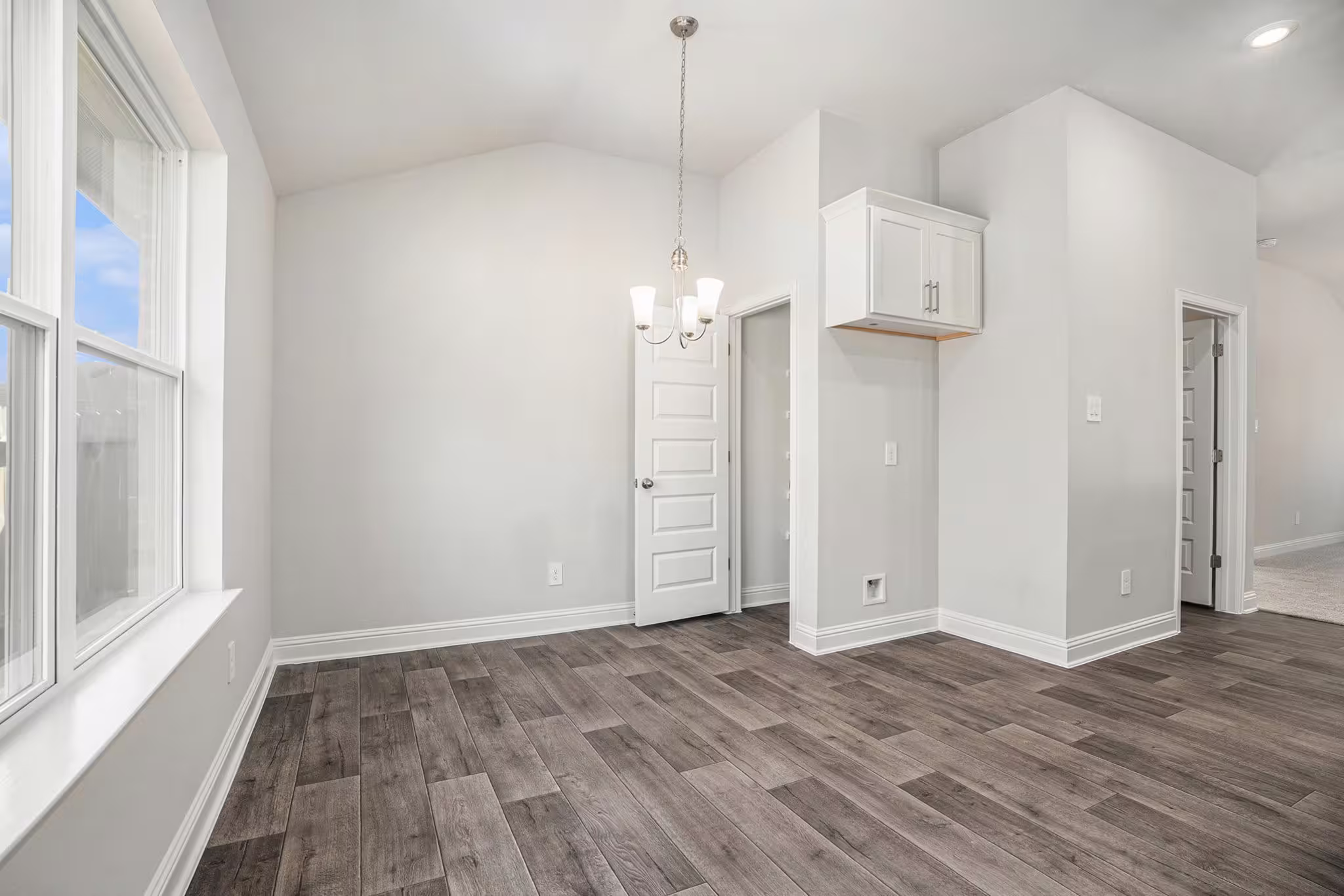 Photo 5 of 408 Bryan Way, Angleton, TX