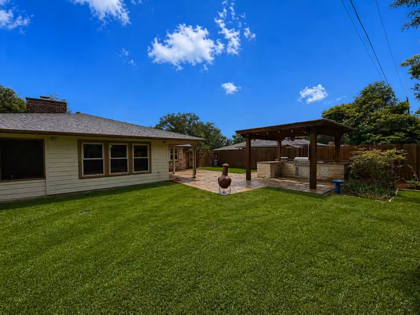 Photo 4 of 913 Cannan Drive, Angleton, TX
