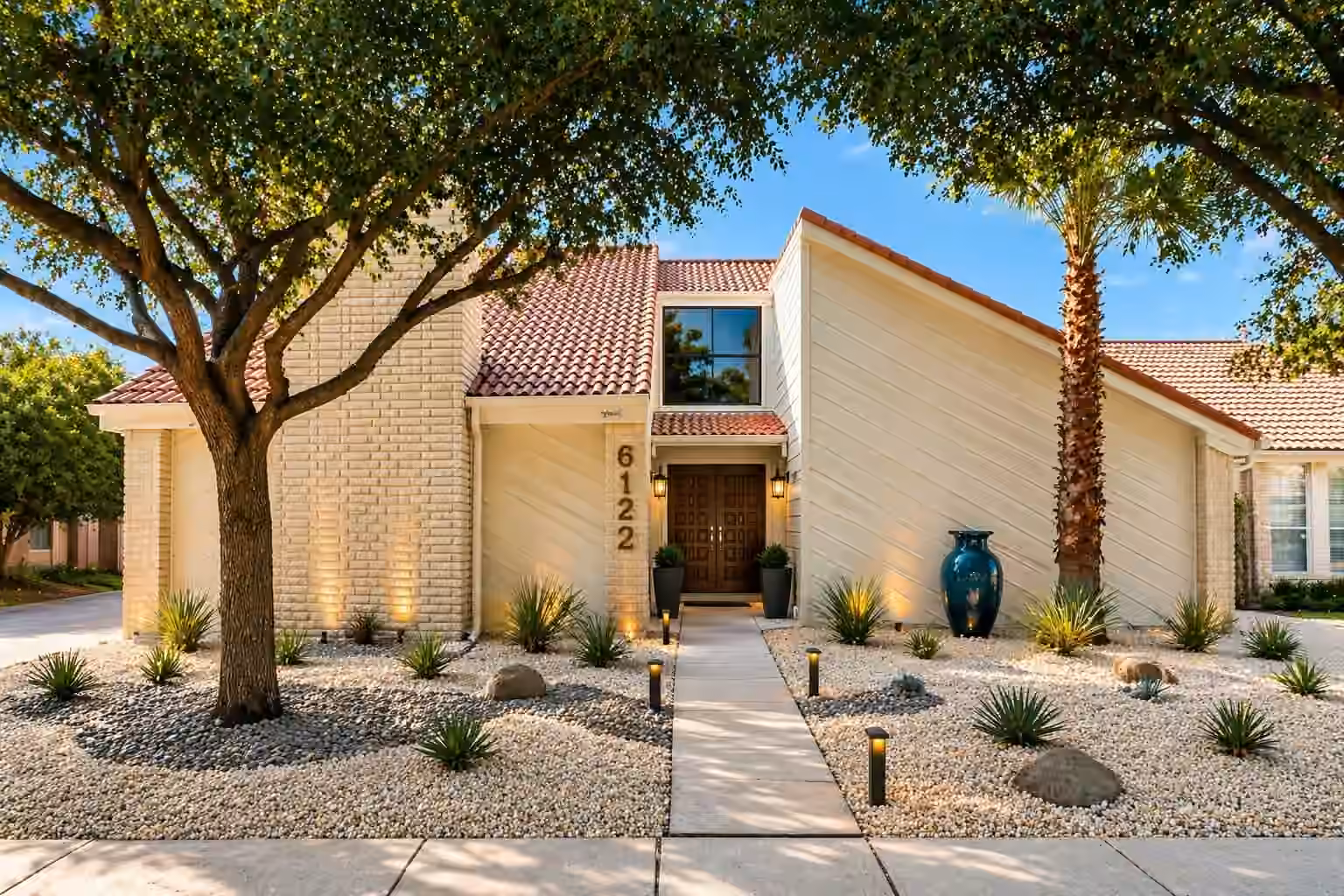 Photo 2 of 6122 Gallant Forest Drive, Houston, TX