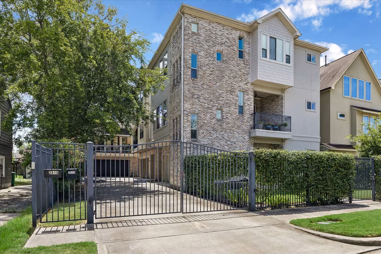 Photo of 2513 Mcclendon Street, Houston, TX 77030