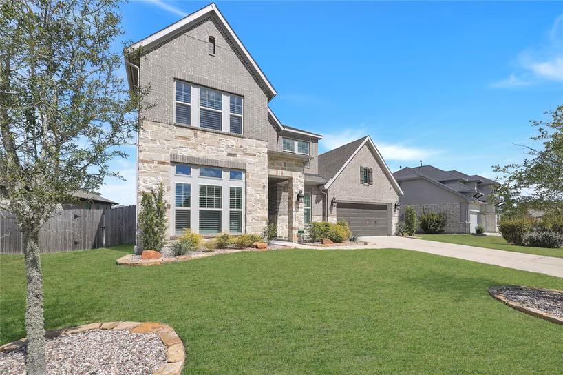 Photo 2 of 32437 Soaring Willow Way, Conroe, TX