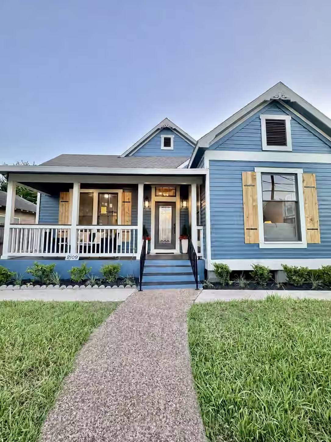 Photo 2 of 2109 Gentry Street, Houston, TX