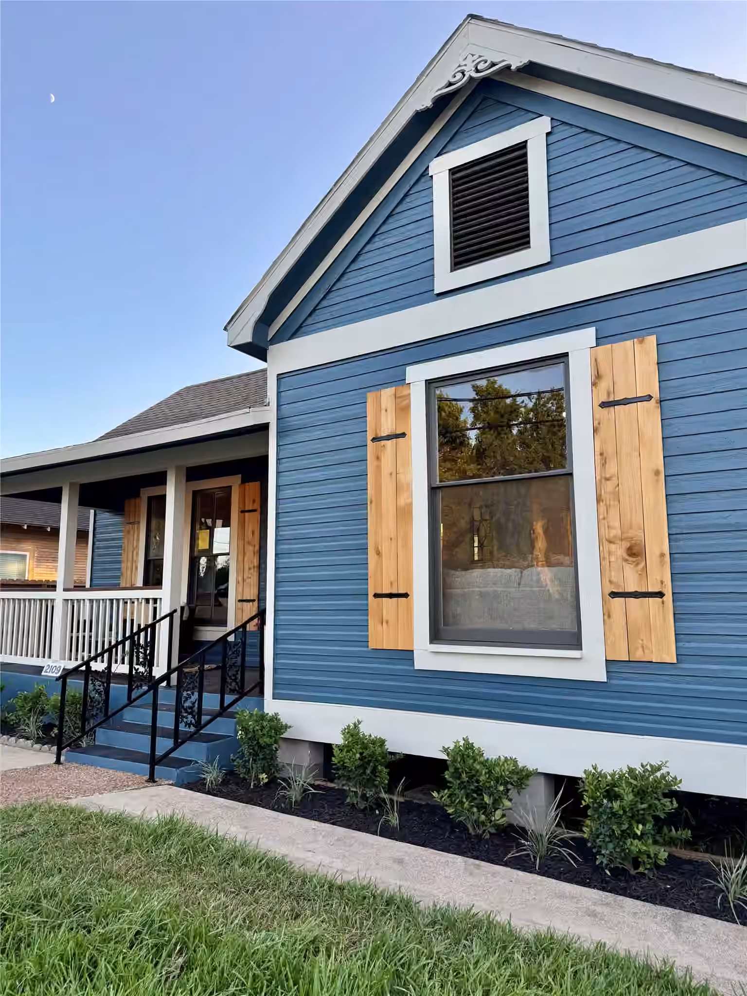 Photo 4 of 2109 Gentry Street, Houston, TX