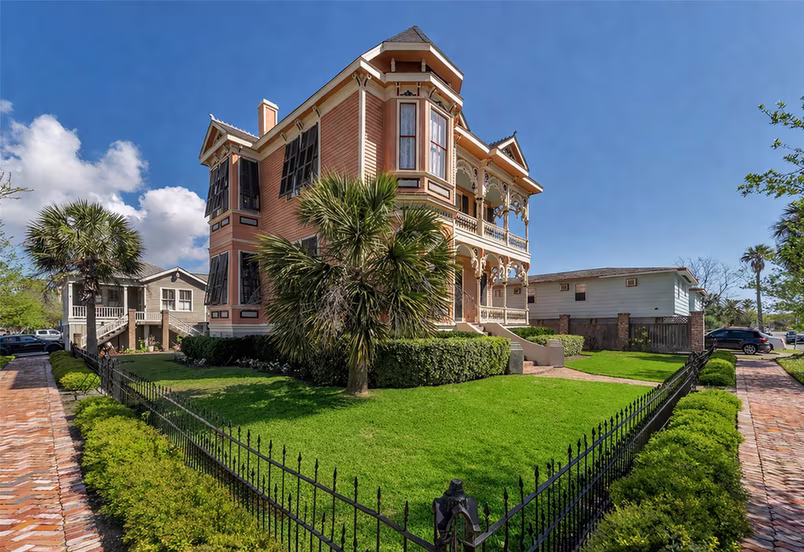 Photo 3 of 926 Winnie Street, Galveston, TX