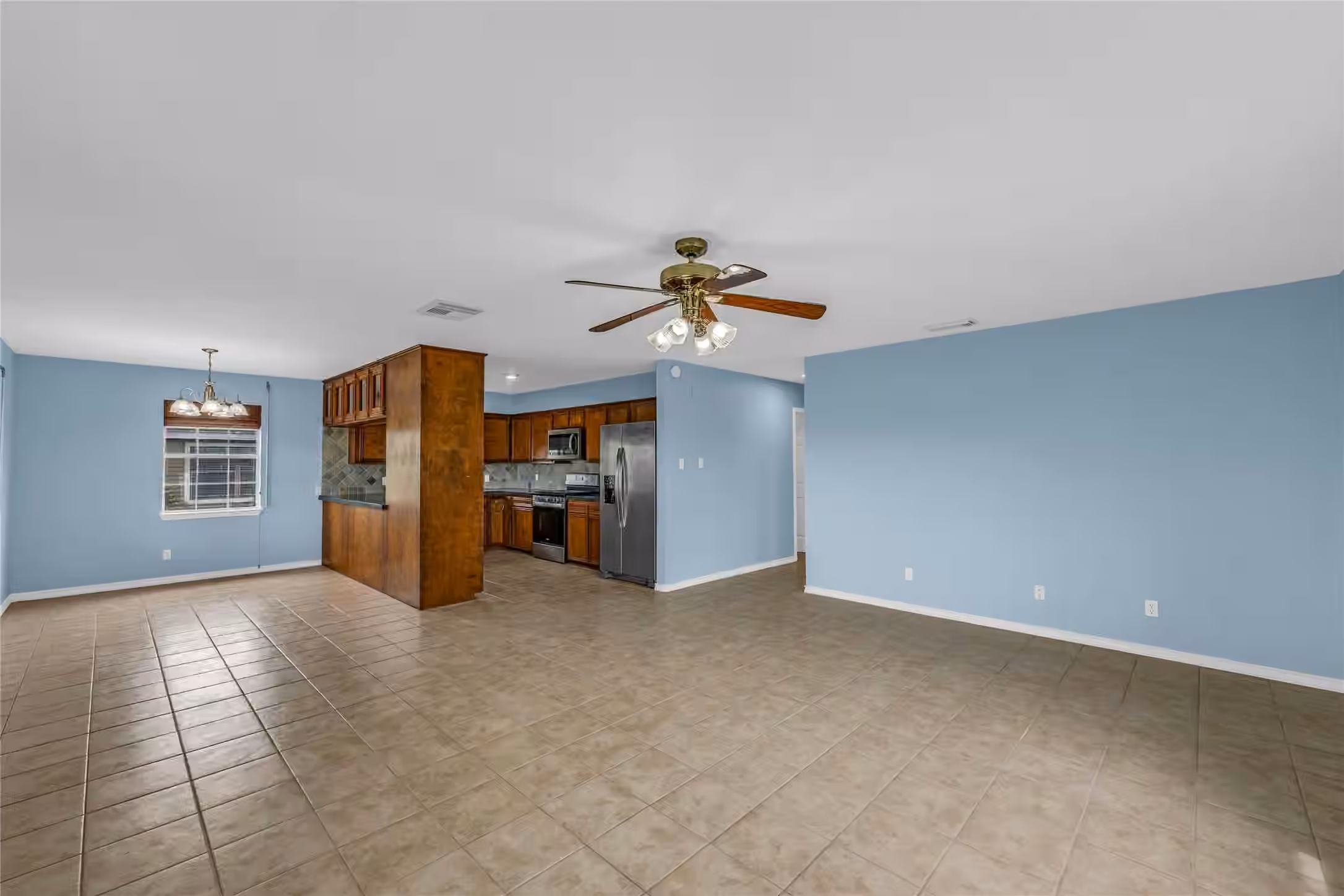 Photo 5 of 16526 Nassau Way, Jamaica Beach, TX
