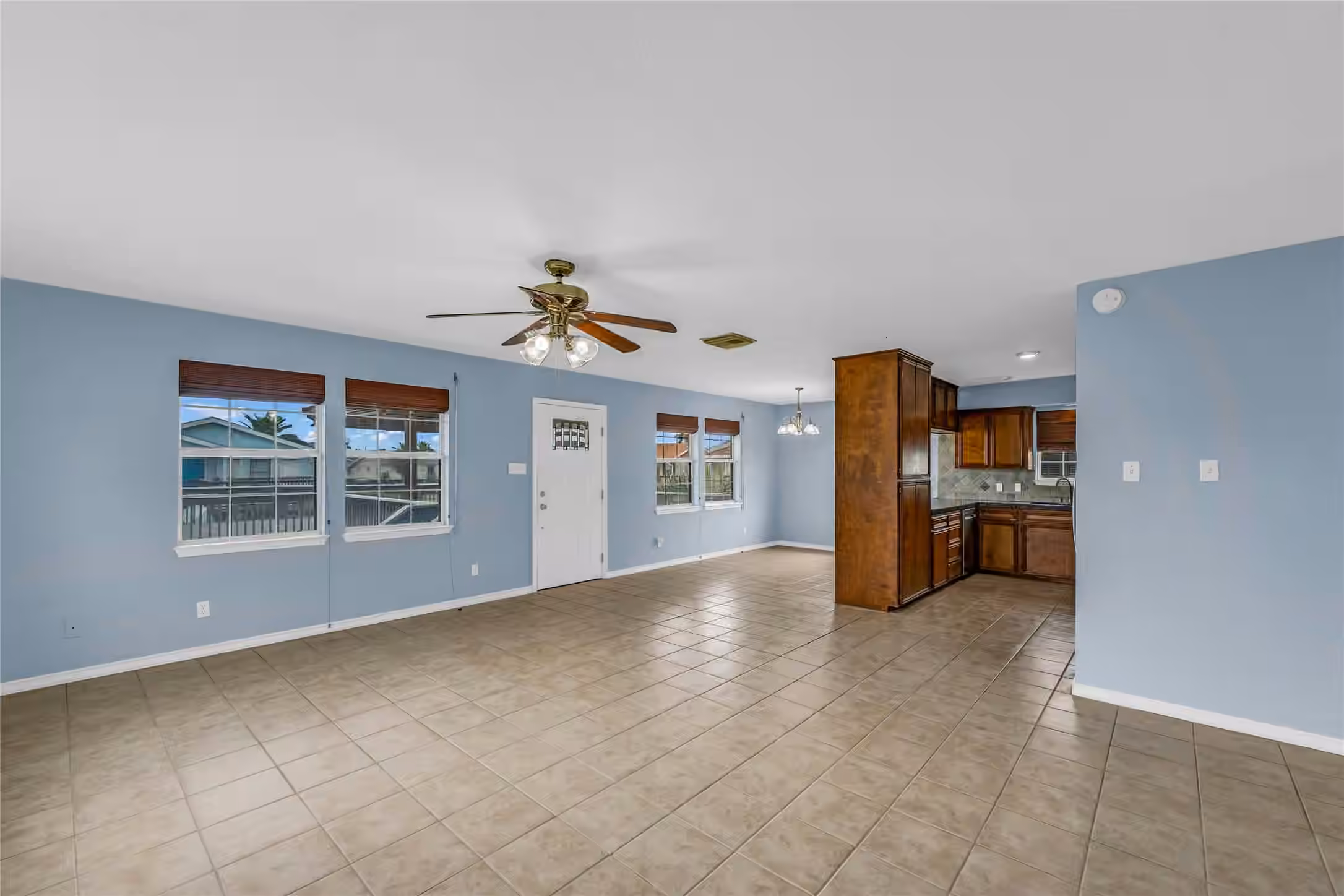 Photo 6 of 16526 Nassau Way, Jamaica Beach, TX