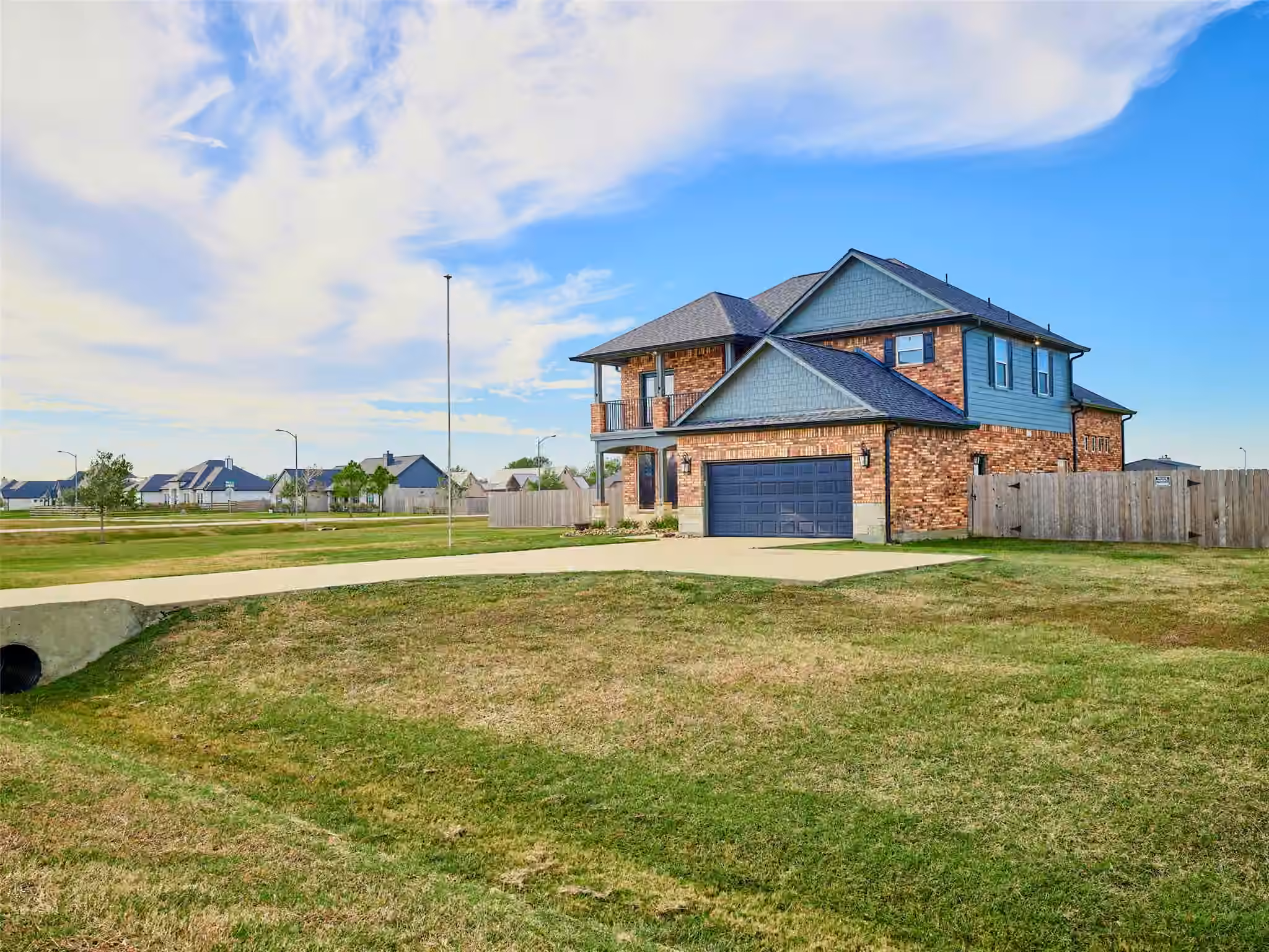 Photo 3 of 11718 Casadores Lane, Needville, TX