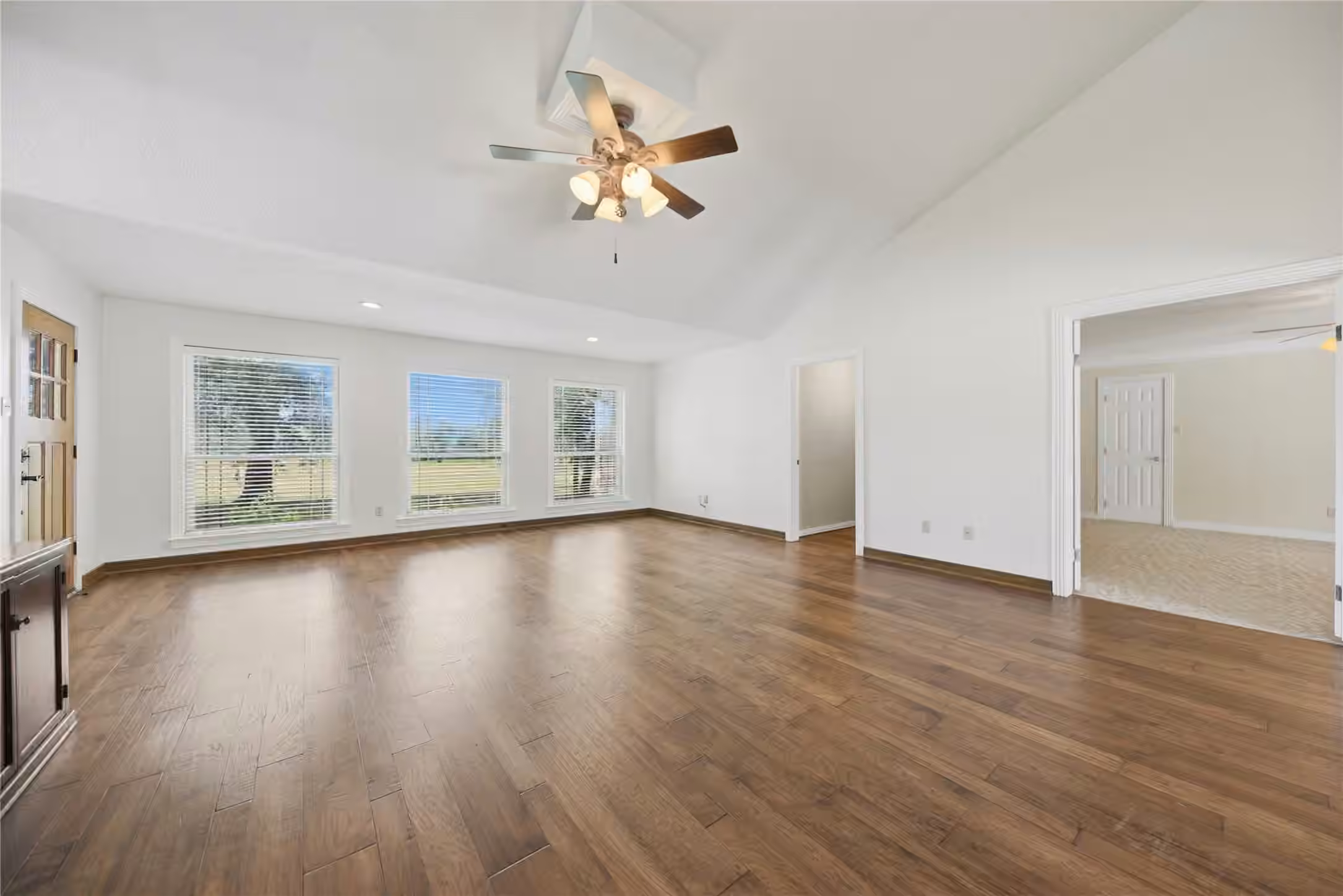 Photo 5 of 1017 Buescher Road, Columbus, TX