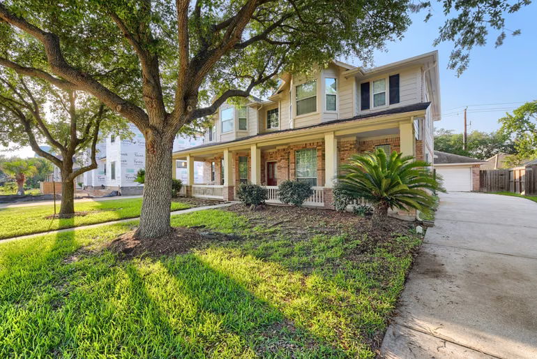 Photo 3 of 1409 Cottage Cove Court, Seabrook, TX