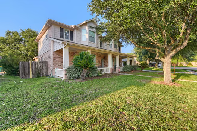 Photo 4 of 1409 Cottage Cove Court, Seabrook, TX