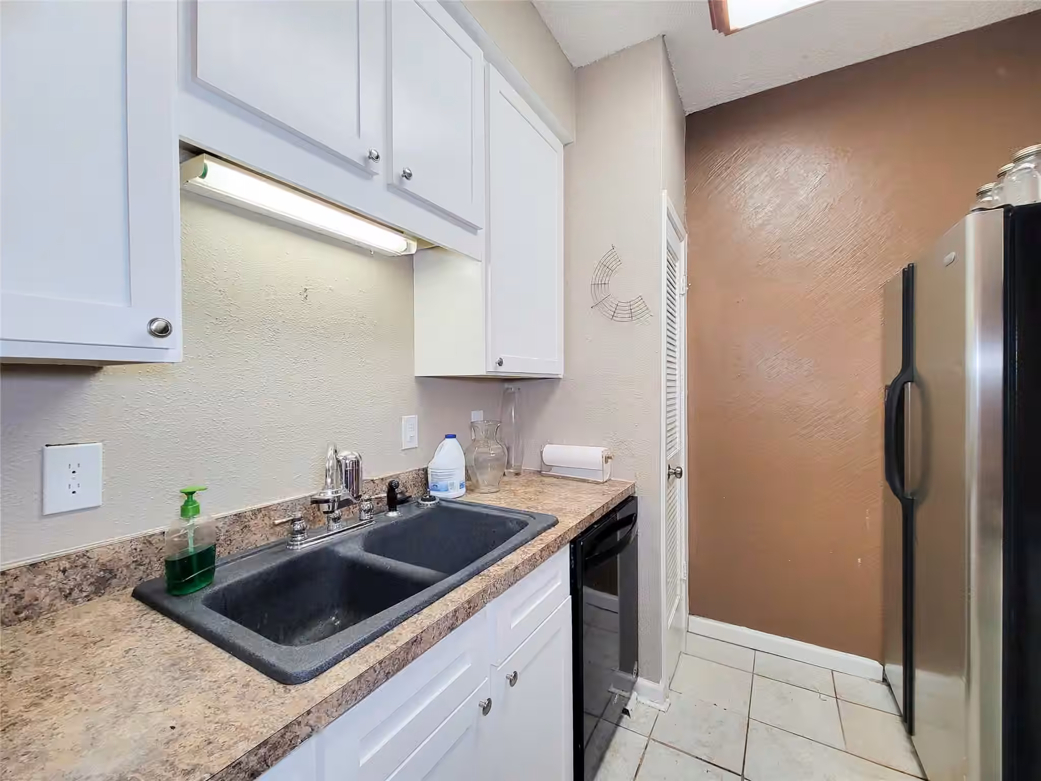Photo 4 of 10047 Westpark Drive 21, Houston, TX