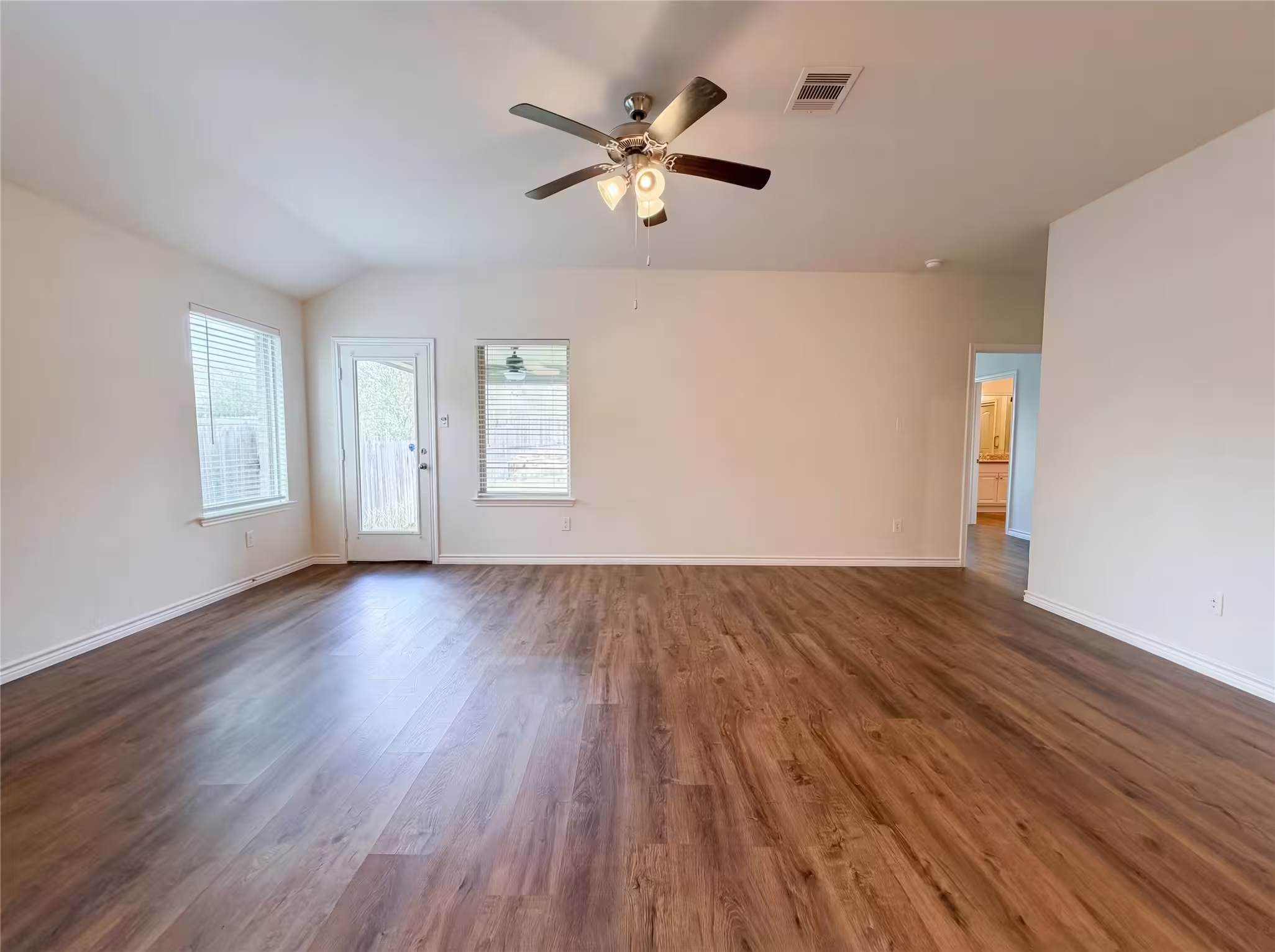 Photo 7 of 11524 Kalinago View Lane, Conroe, TX