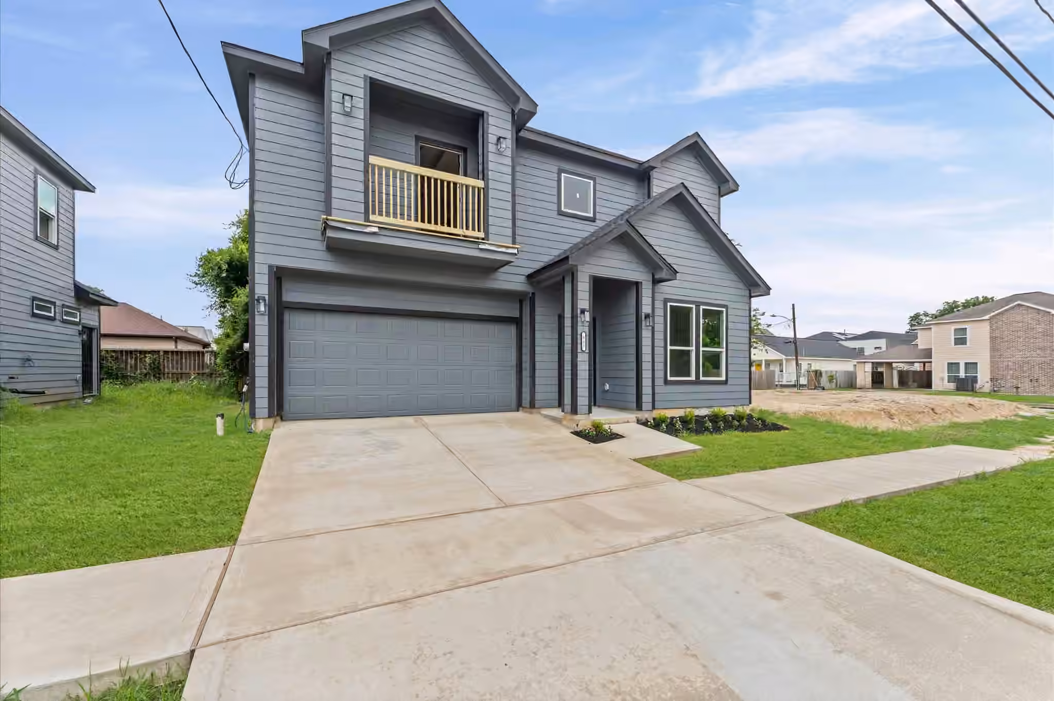 Photo 3 of 815 E 33rd Street, Houston, TX