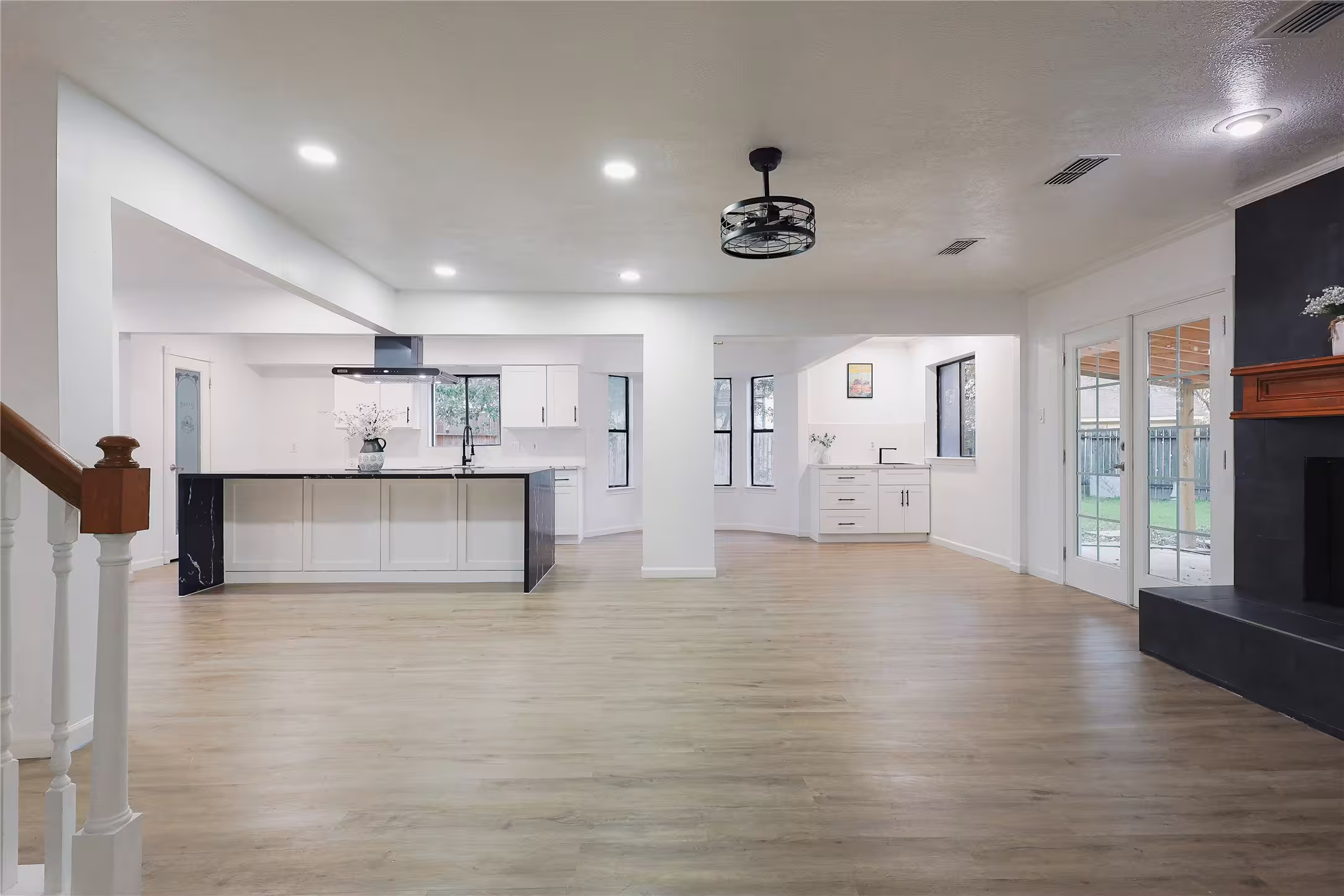 Photo 3 of 10411 Rippling Fields Drive, Houston, TX