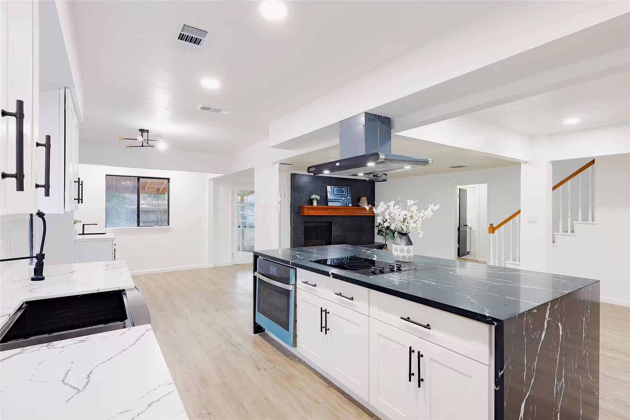 Photo 6 of 10411 Rippling Fields Drive, Houston, TX