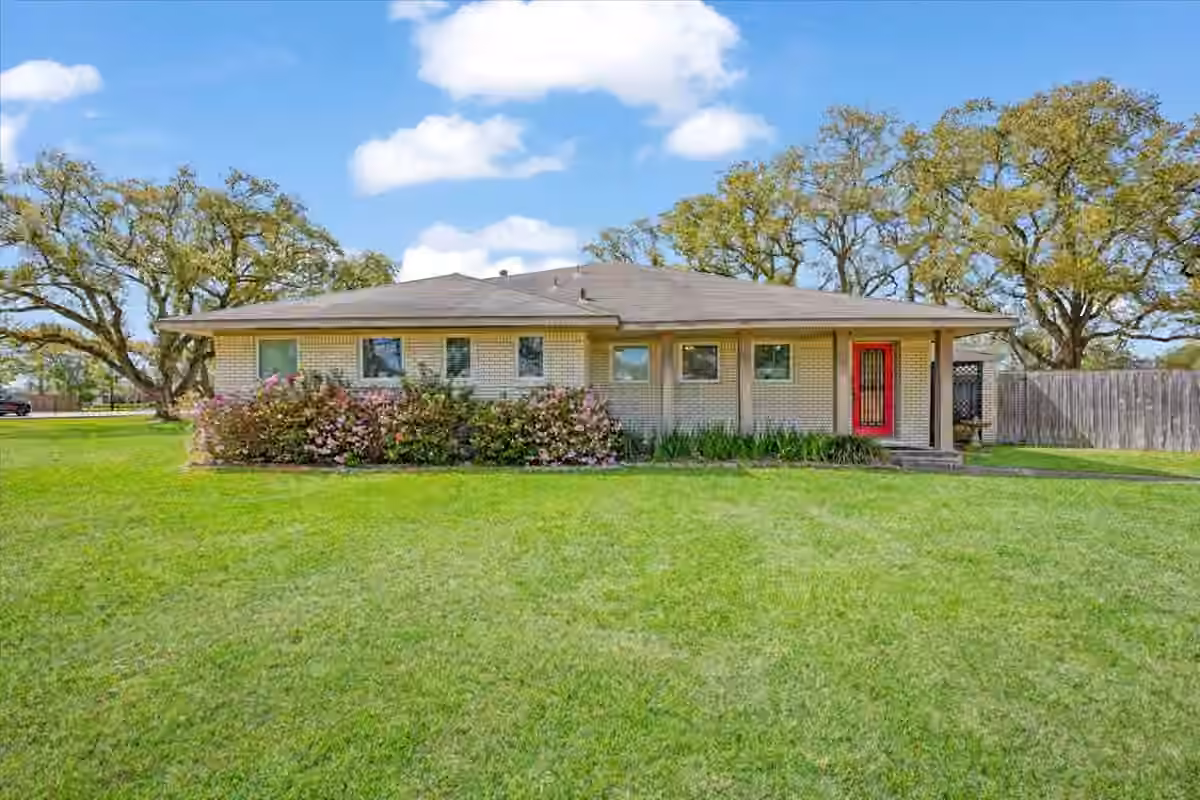 Photo 2 of 3224 Patricia Lane, Pearland, TX