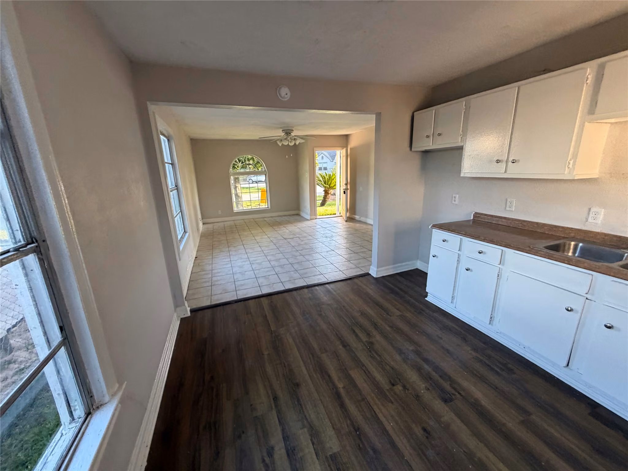 Photo 4 of 7410 Dallas Street, Houston, TX