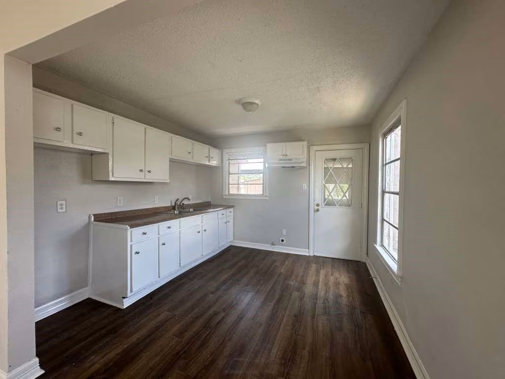 Photo 5 of 7410 Dallas Street, Houston, TX