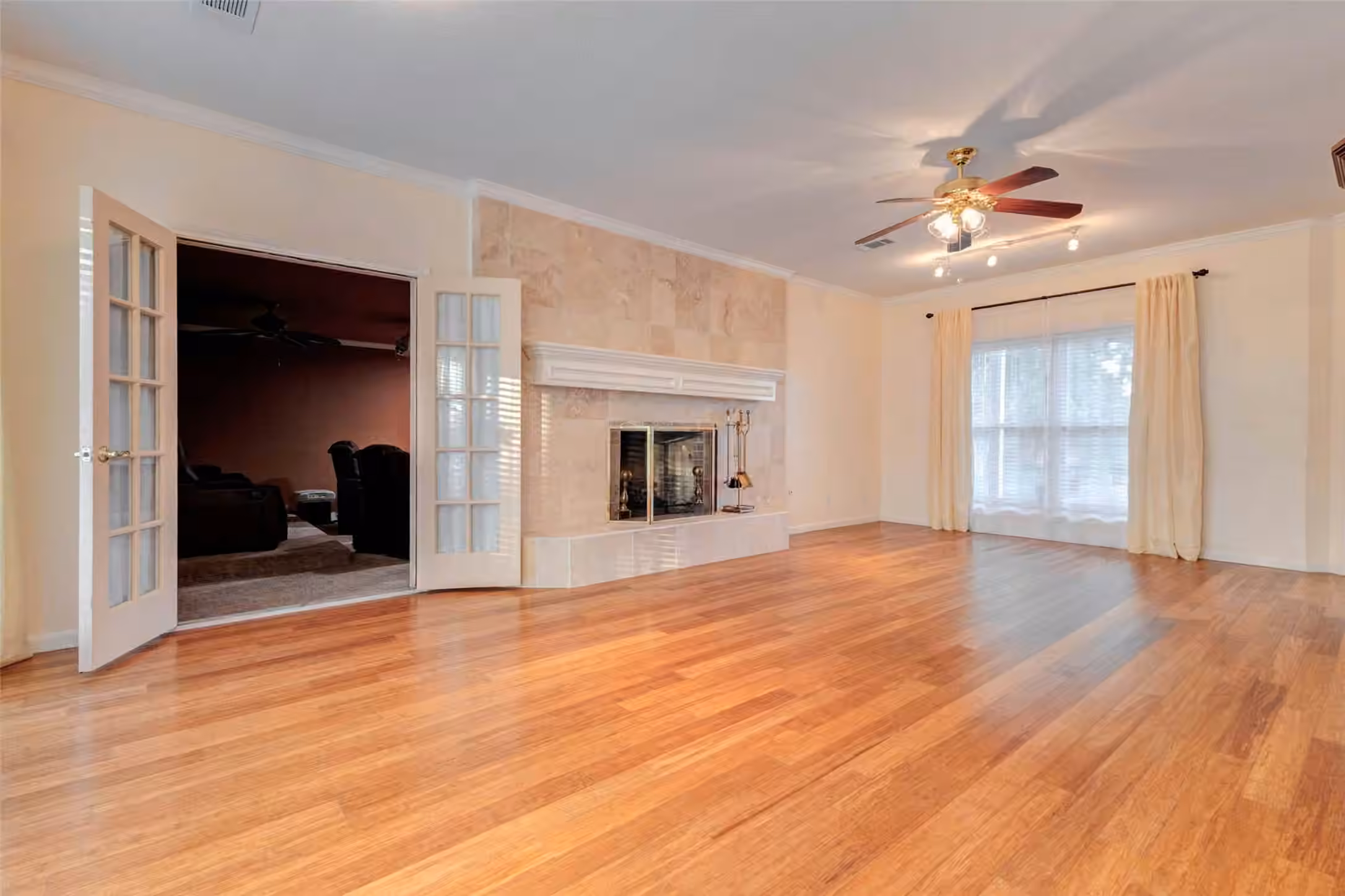 Photo 4 of 11418 Cedarwood Drive, Humble, TX
