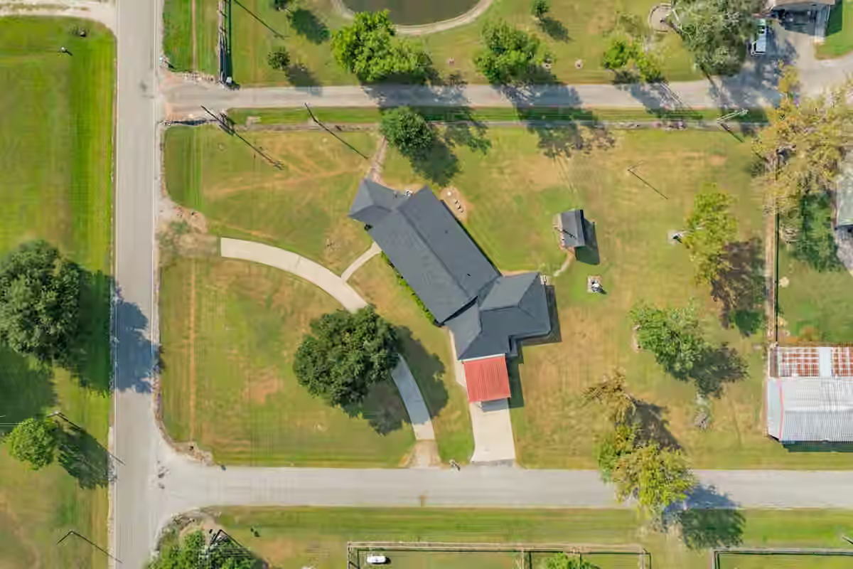 Photo 6 of 2922 County Road 209, Danbury, TX