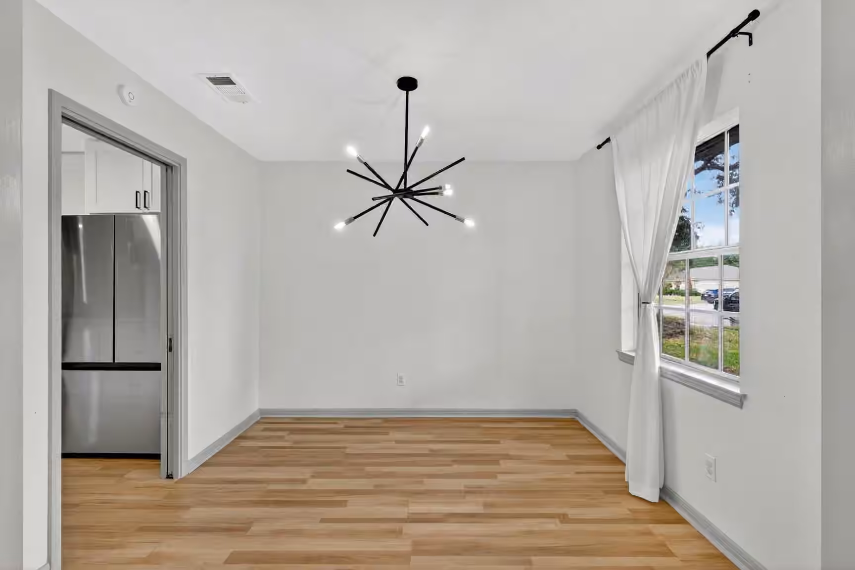 Photo 4 of 16122 Rill Lane, Houston, TX