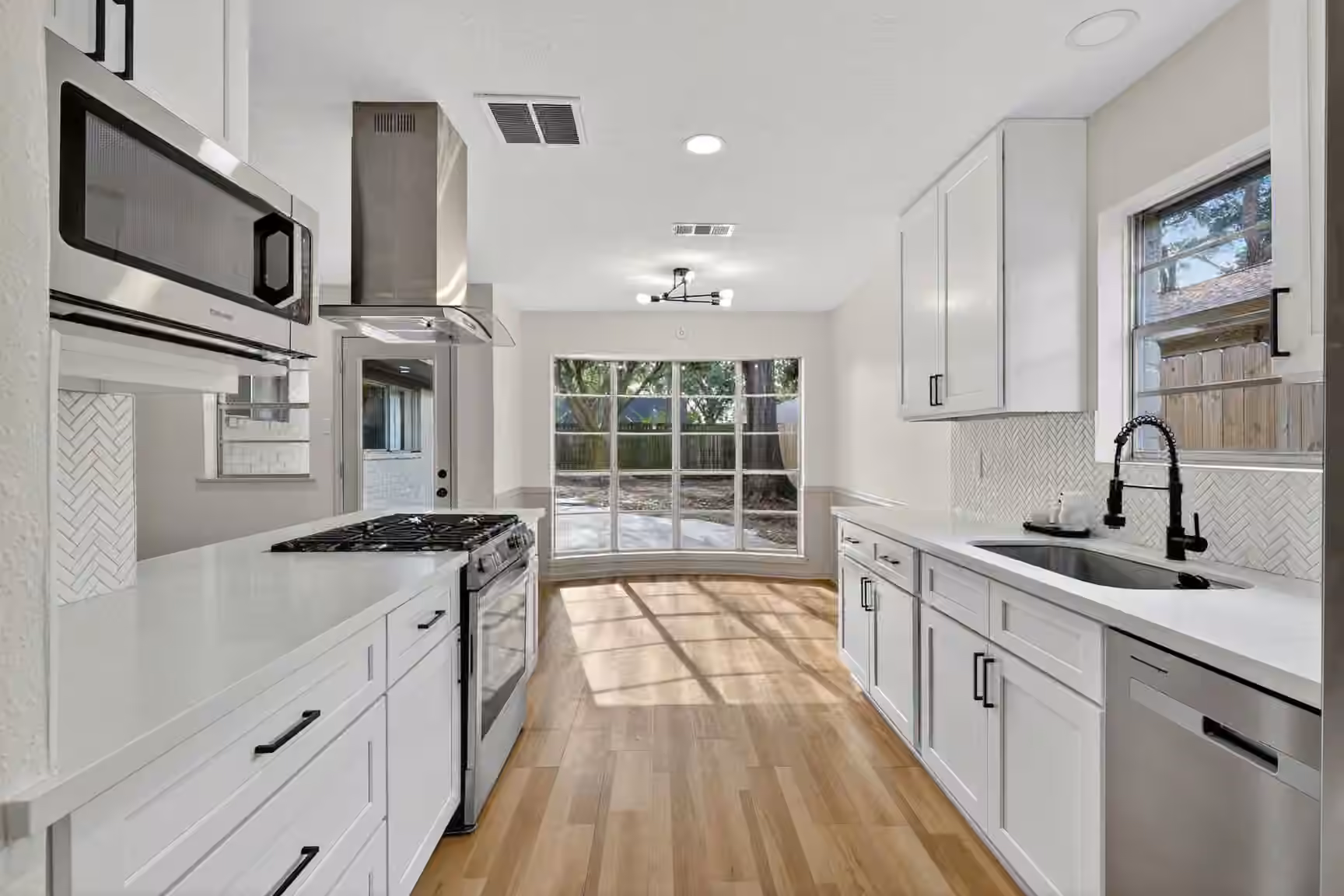 Photo 5 of 16122 Rill Lane, Houston, TX