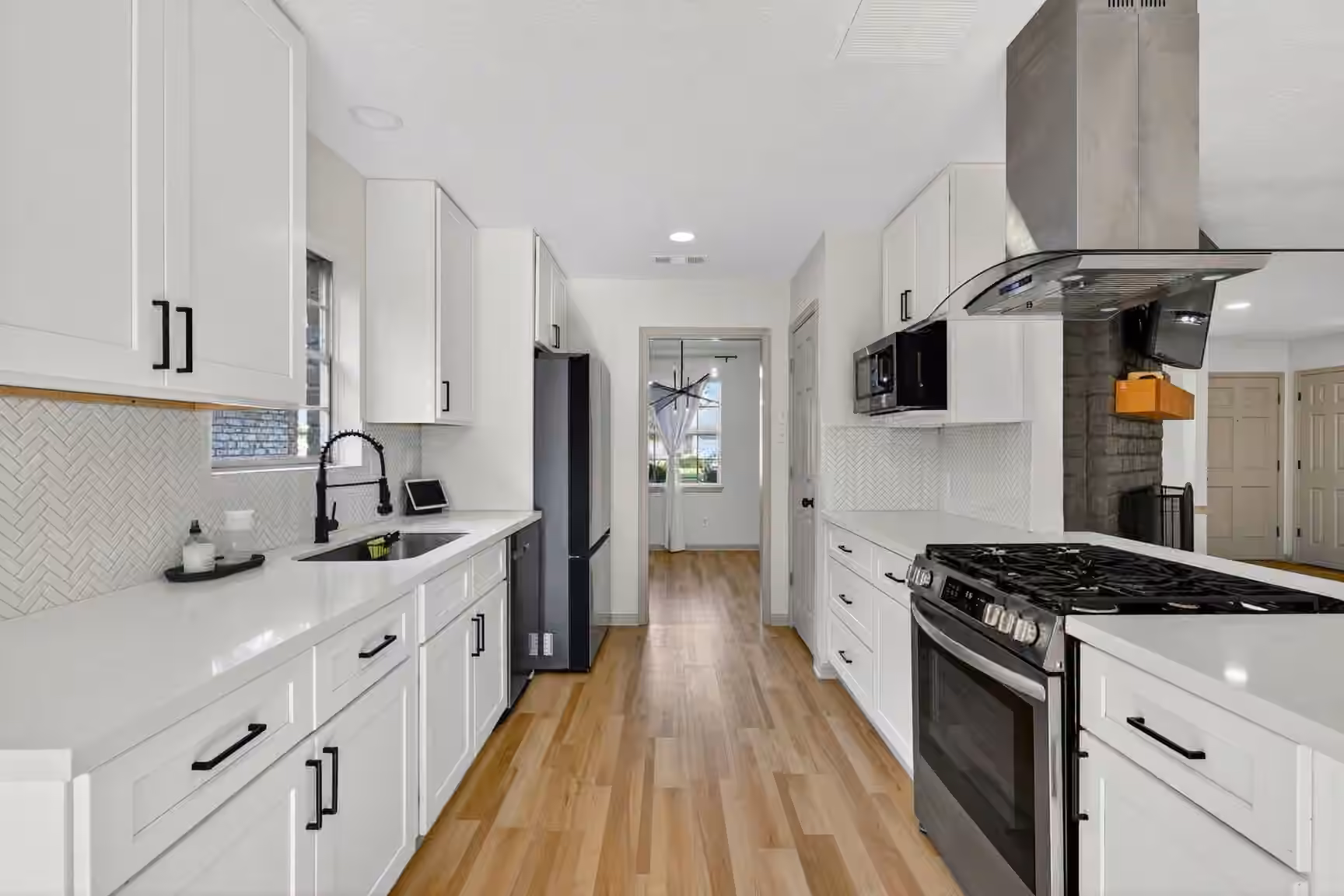 Photo 7 of 16122 Rill Lane, Houston, TX