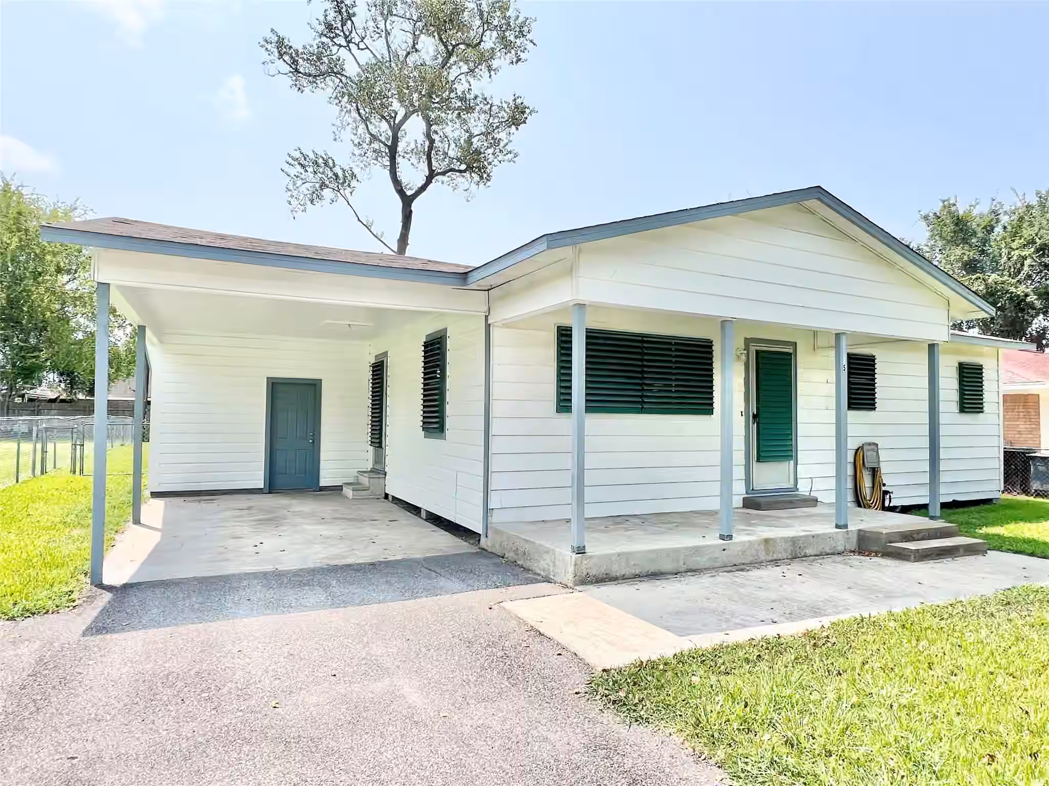 Photo of 11815 15th Street, Santa Fe, TX 77510
