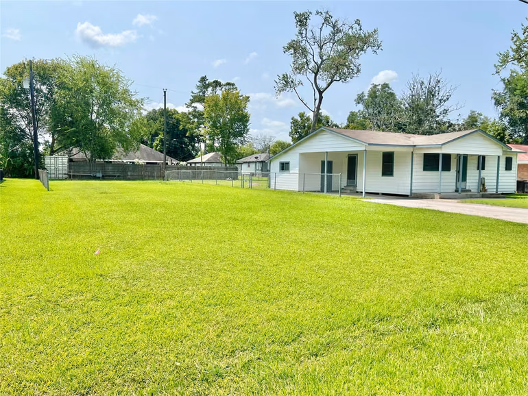 Photo 3 of 11815 15th Street, Santa Fe, TX
