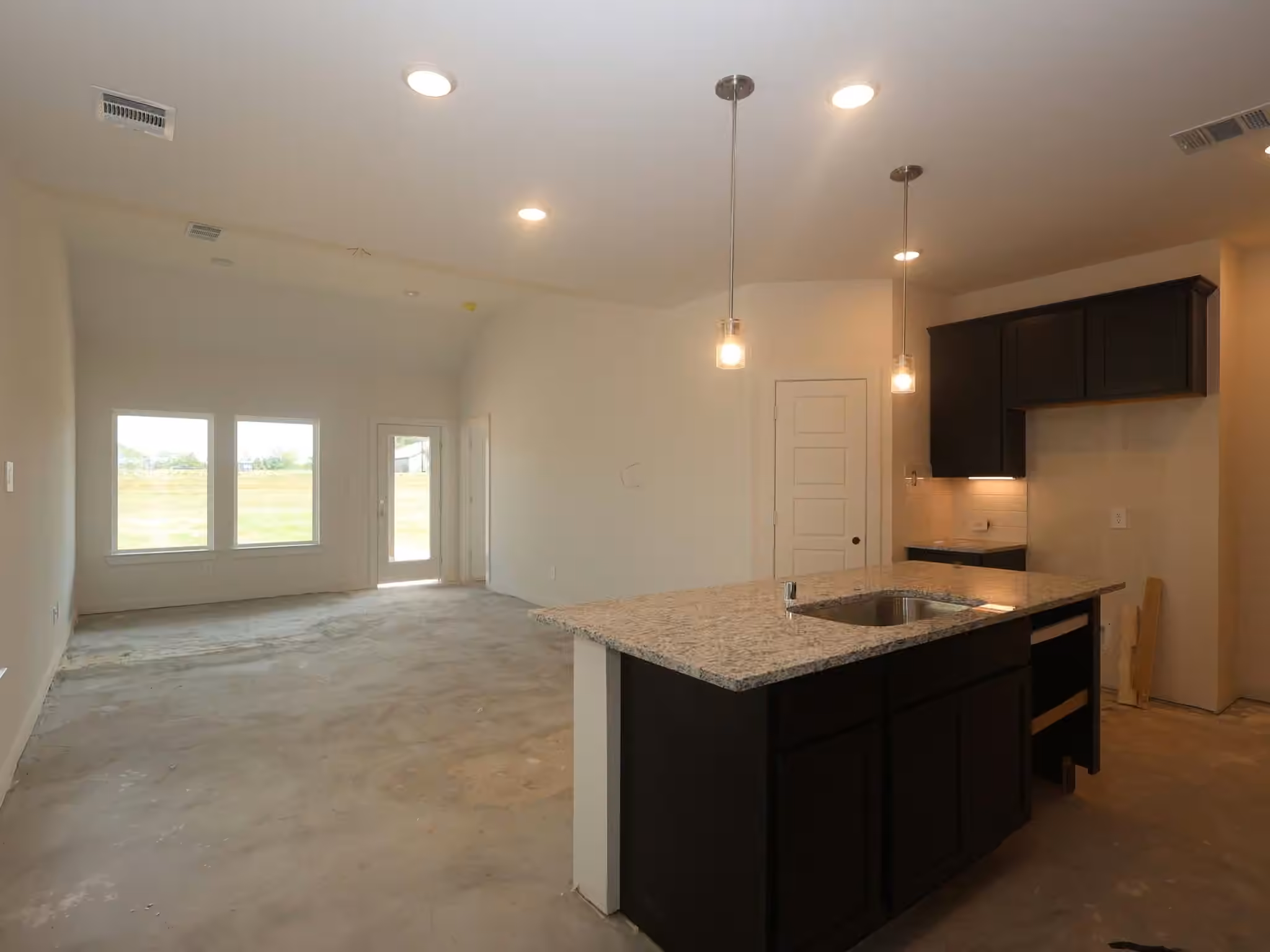 Photo 4 of 825 Village Brook Drive, Willis, TX
