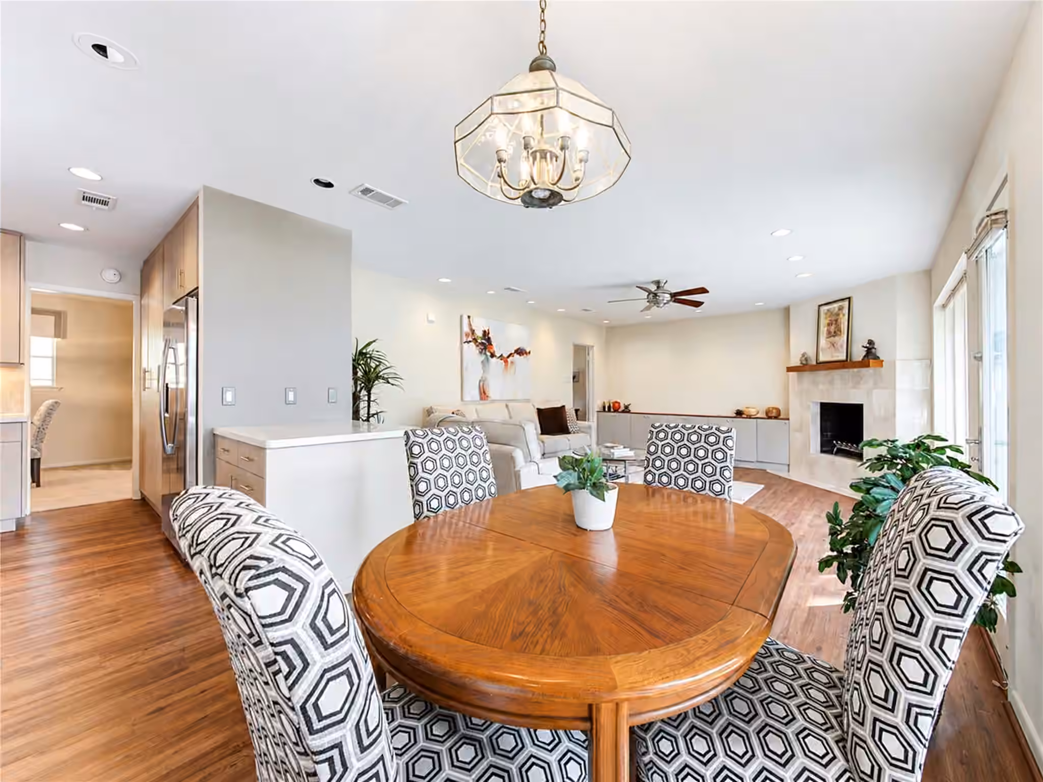 Photo 7 of 5107 Queensloch, Houston, TX