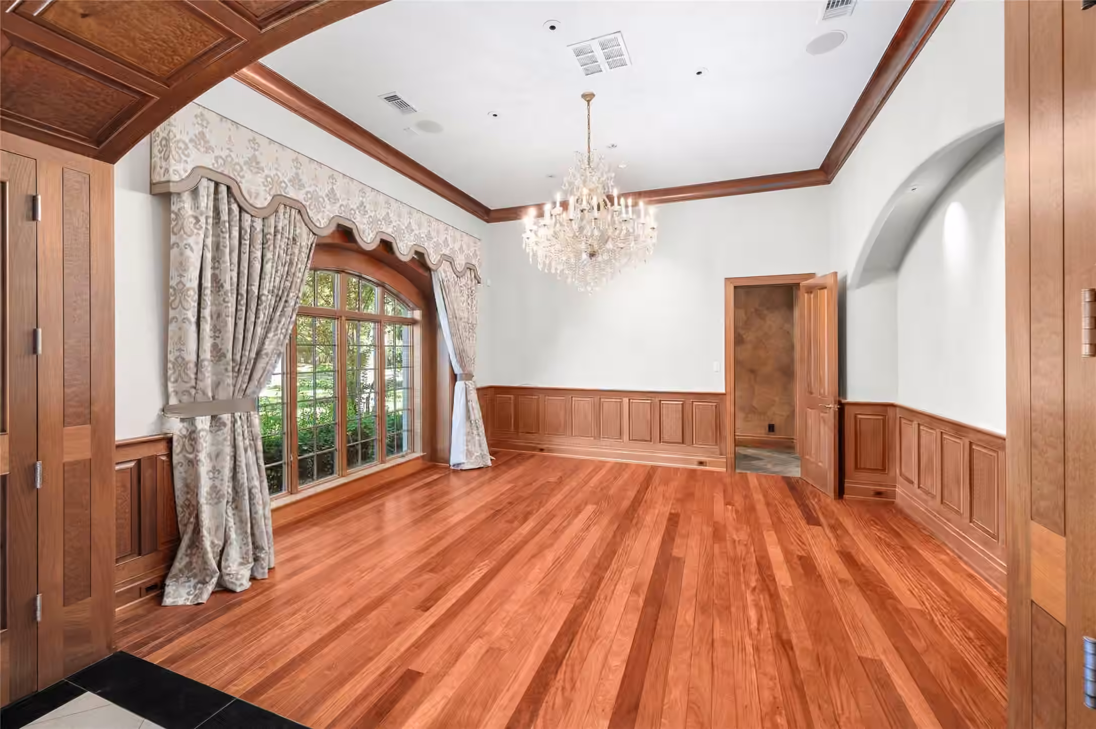 Photo 3 of 1802 Forest Gate Circle, Sugar Land, TX